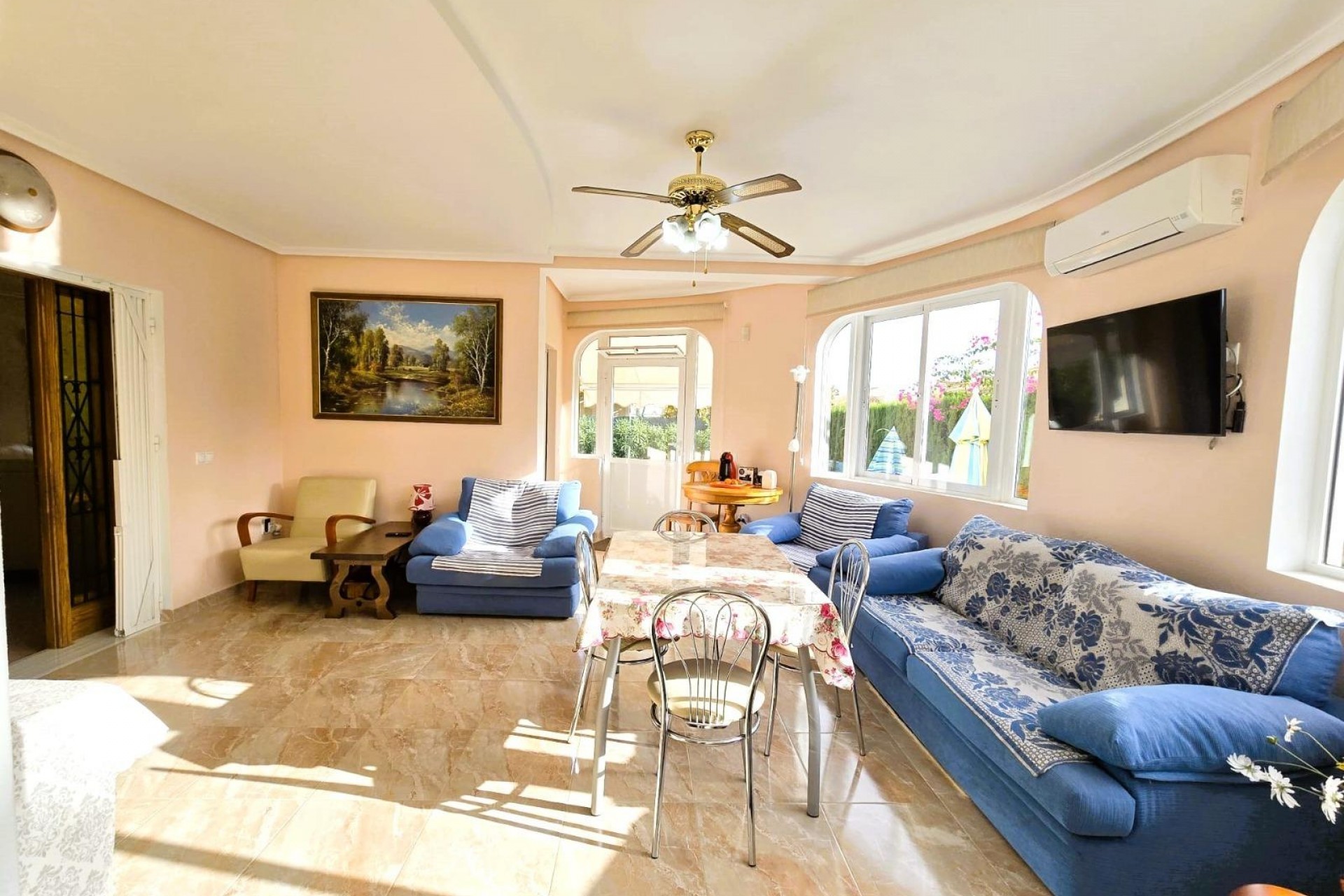 Återförsäljning - Villa -
Orihuela Costa - Playa Flamenca