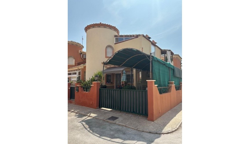 Återförsäljning - Villa -
Orihuela Costa - Playa Flamenca