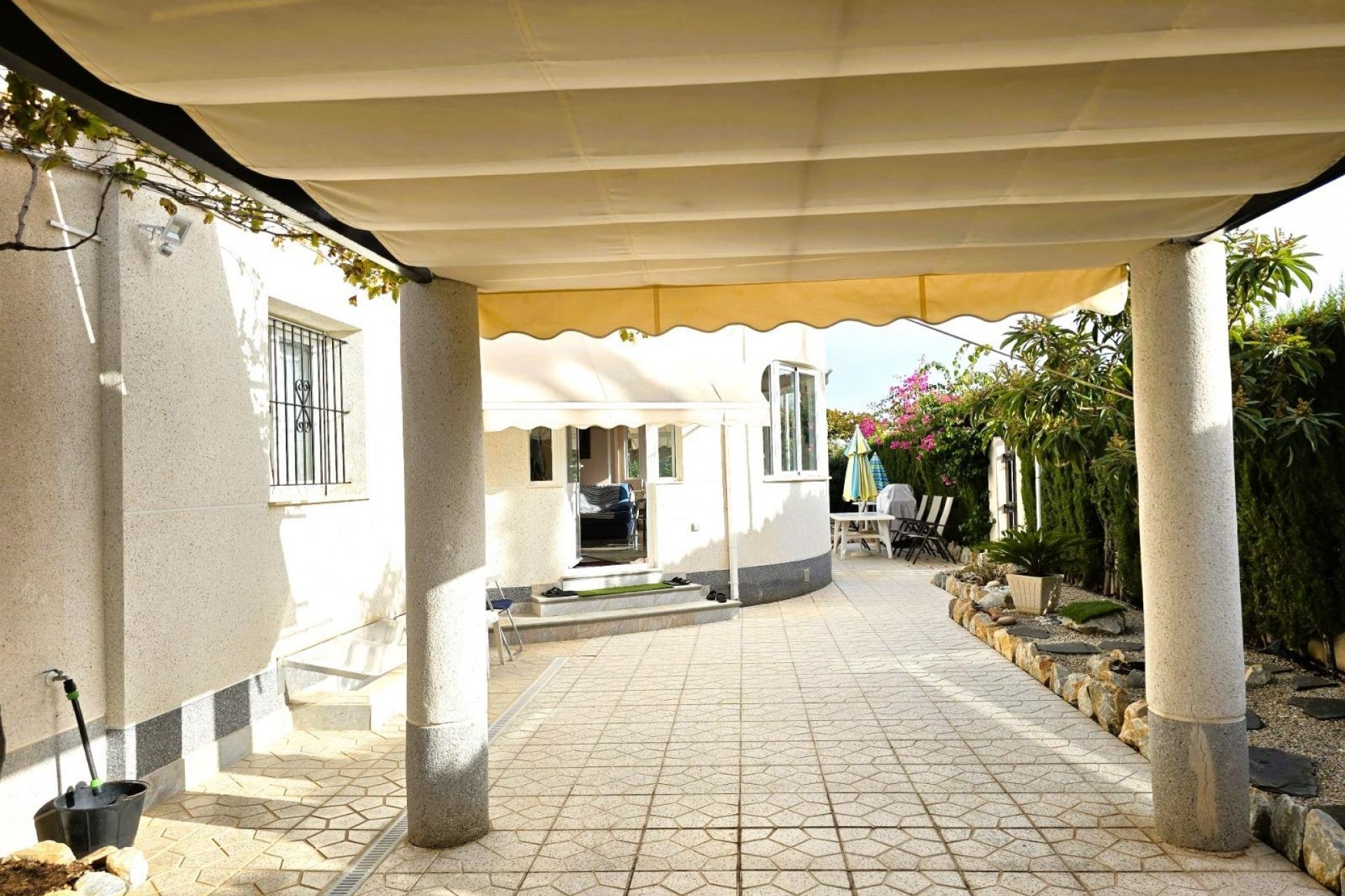 Återförsäljning - Villa -
Orihuela Costa - Playa Flamenca