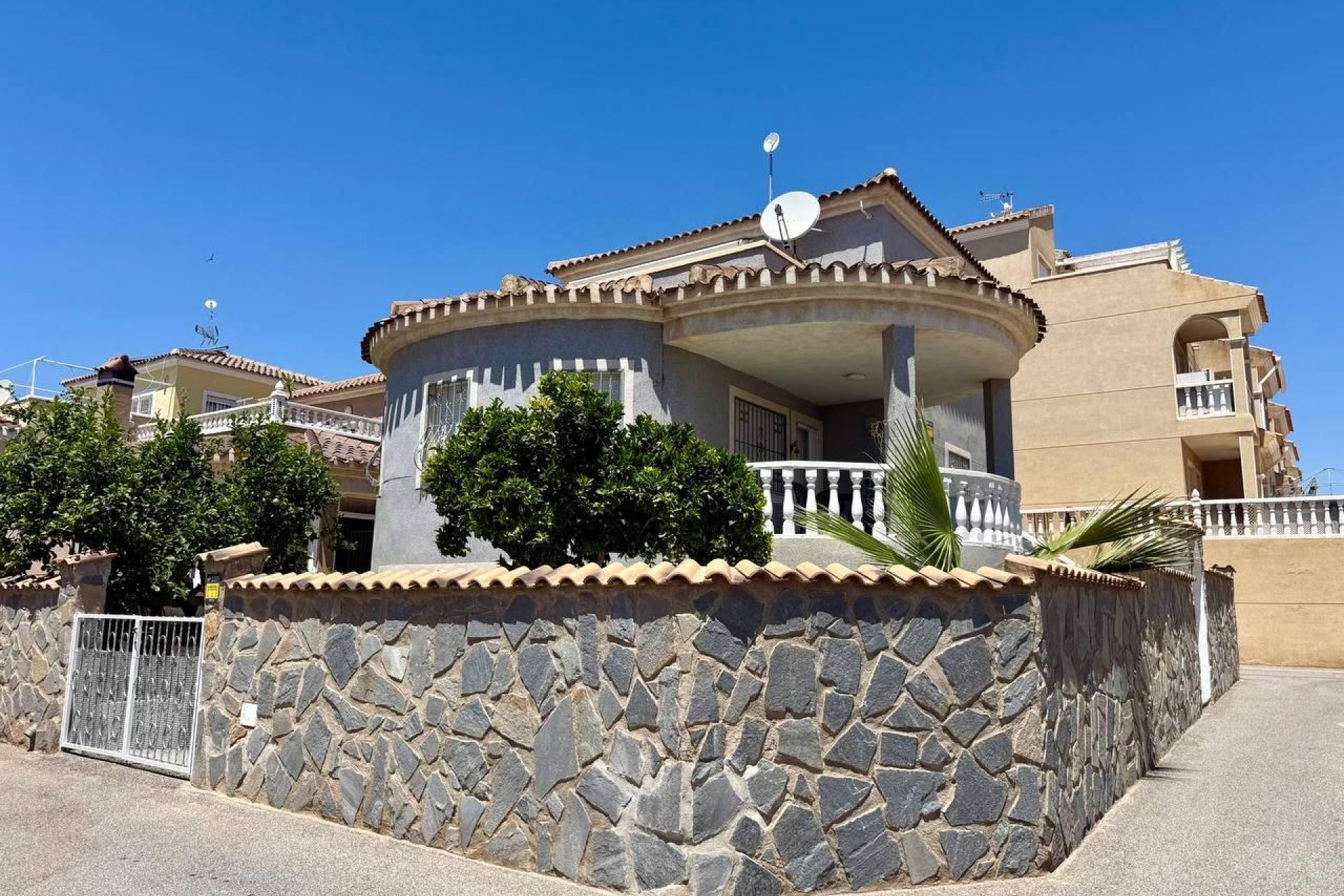 Återförsäljning - Villa -
Orihuela Costa - Playa Flamenca