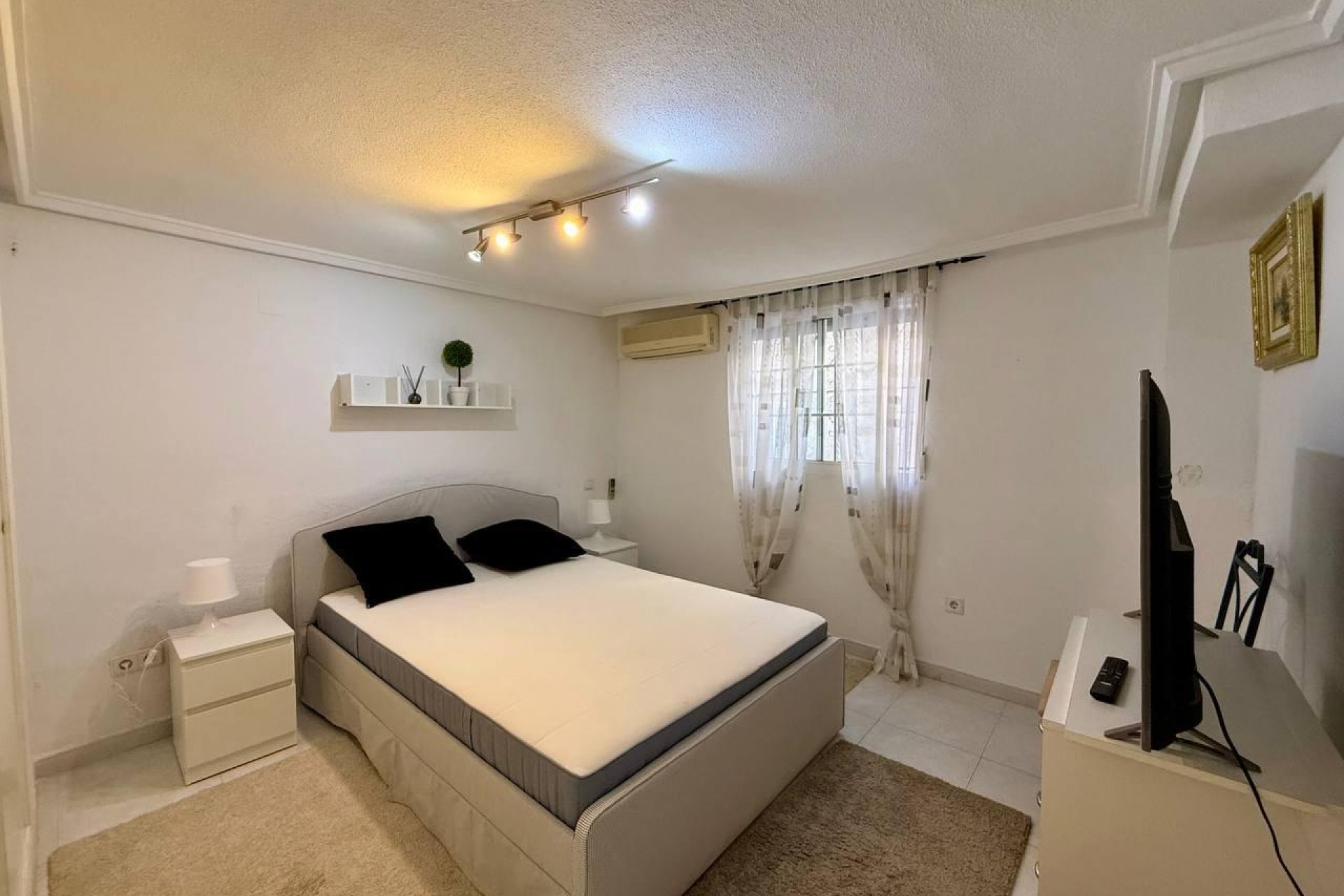 Återförsäljning - Villa -
Orihuela Costa - Playa Flamenca