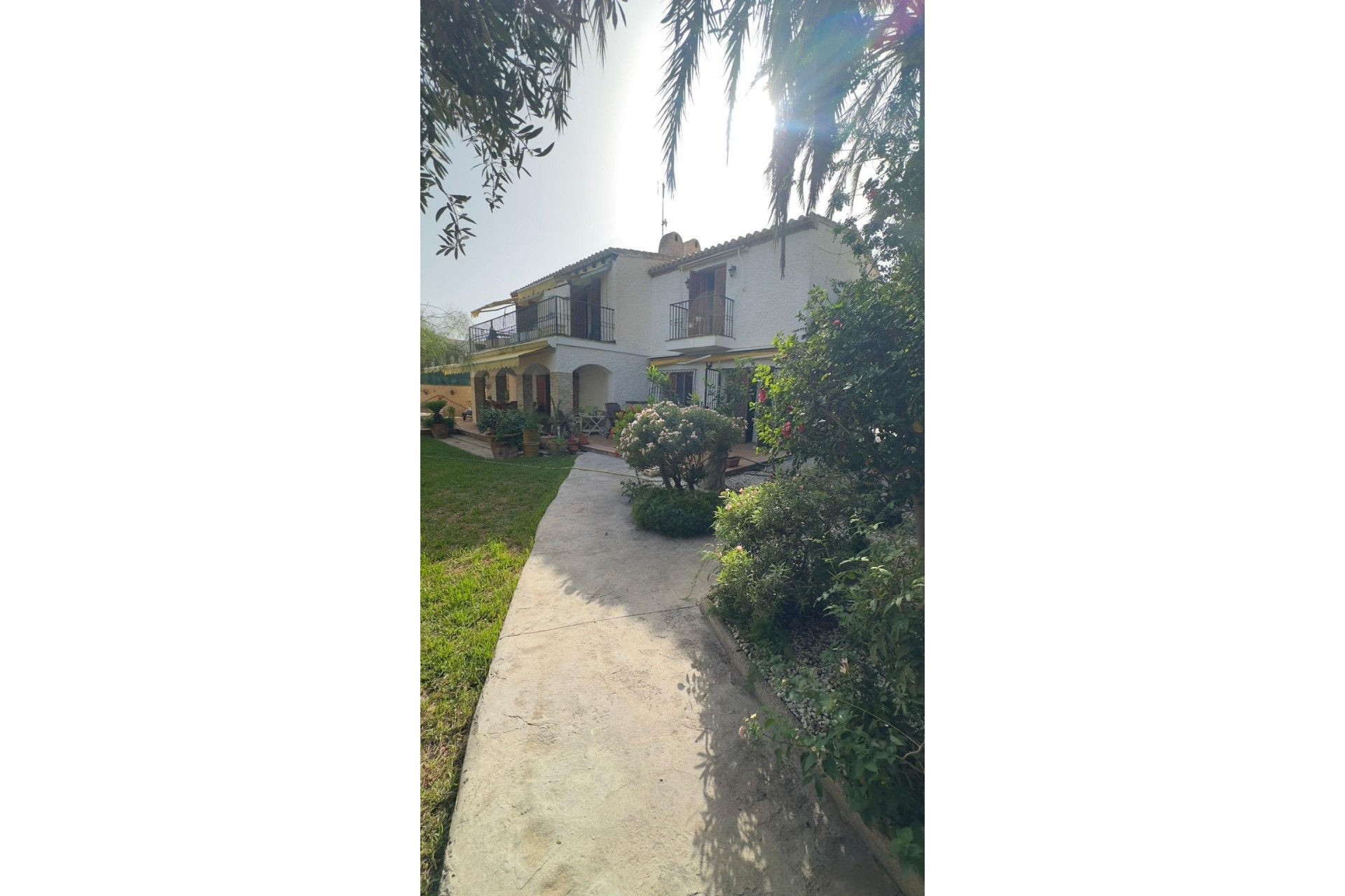 Återförsäljning - Villa -
Orihuela Costa - Punta Prima