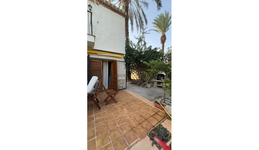 Återförsäljning - Villa -
Orihuela Costa - Punta Prima