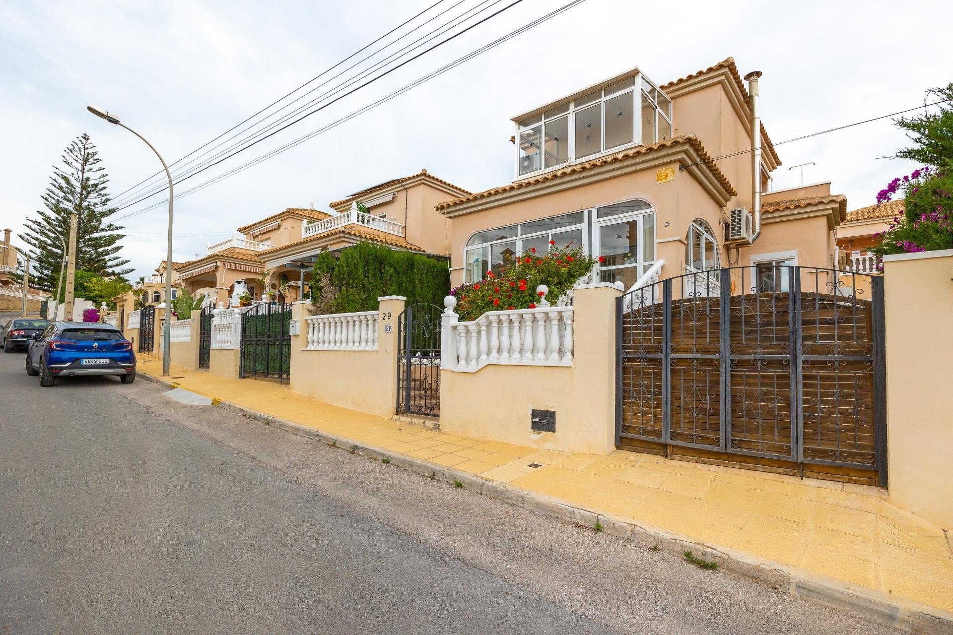 Återförsäljning - Villa -
Orihuela Costa - Villamartín-las Filipinas