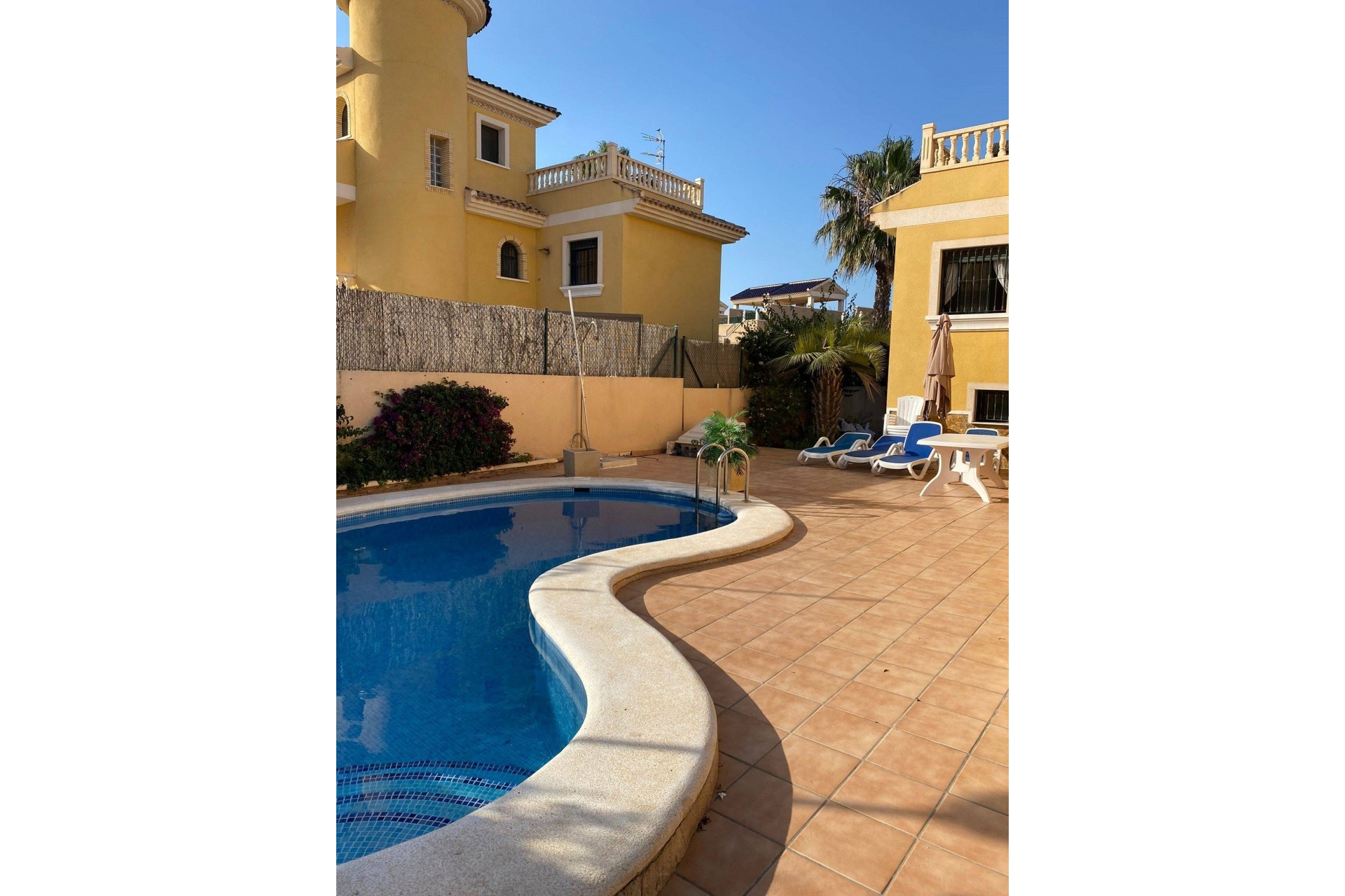 Återförsäljning - Villa -
Orihuela Costa - Villamartín-las Filipinas