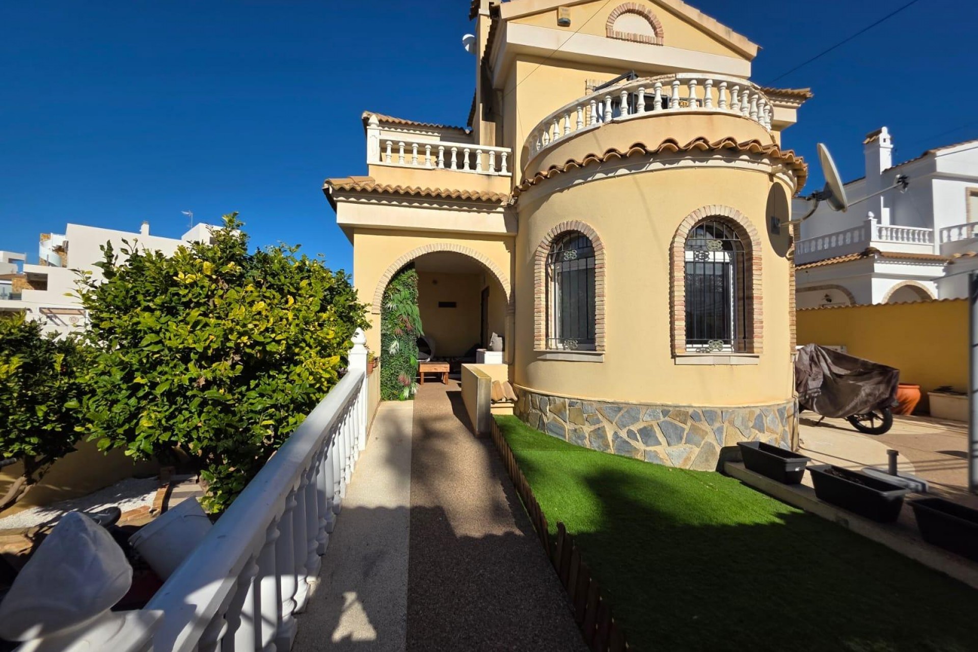 Återförsäljning - Villa -
Orihuela Costa - Villamartín-las Filipinas