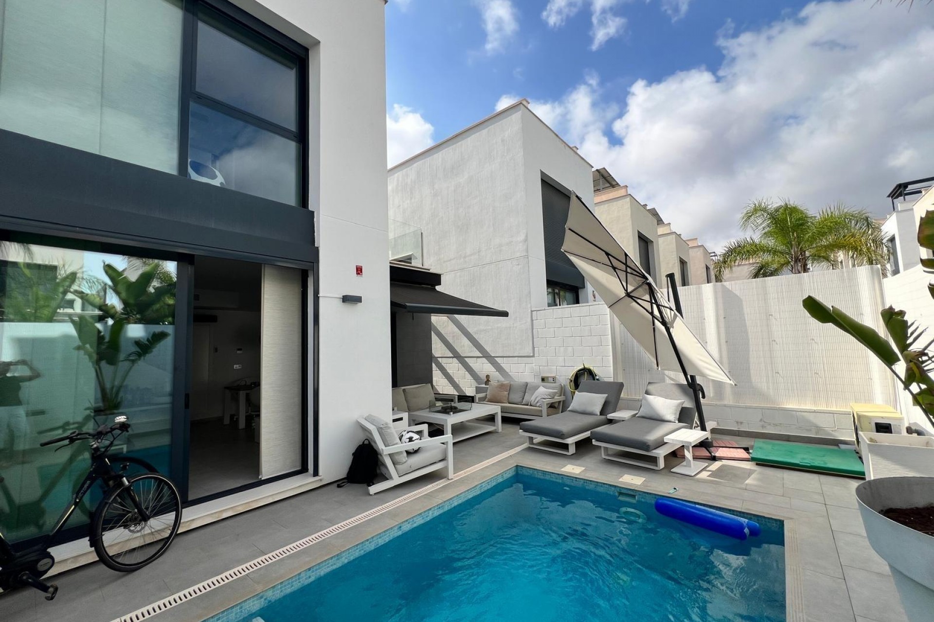 Återförsäljning - Villa -
Orihuela Costa - Villamartín-las Filipinas