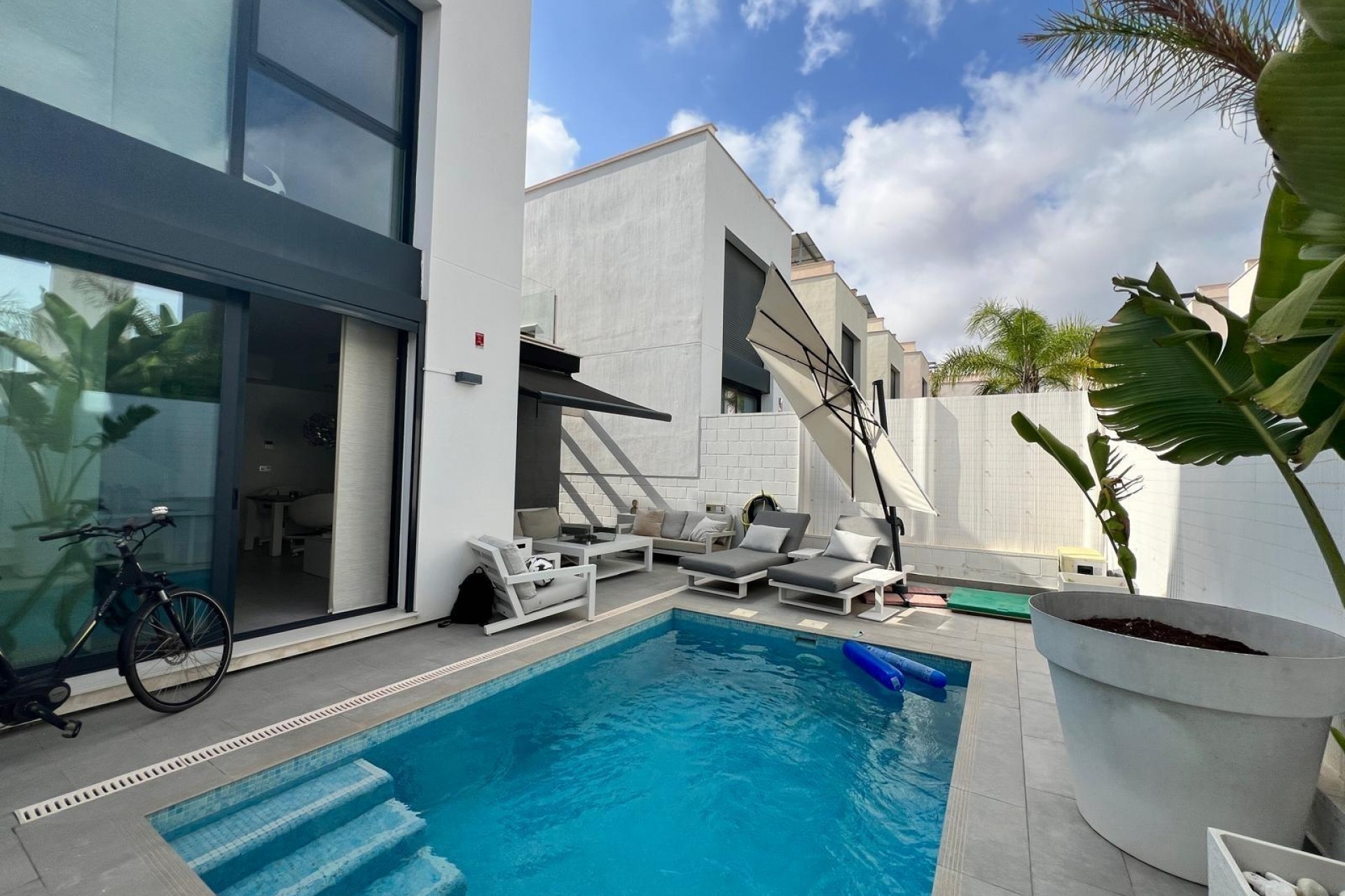 Återförsäljning - Villa -
Orihuela Costa - Villamartín-las Filipinas