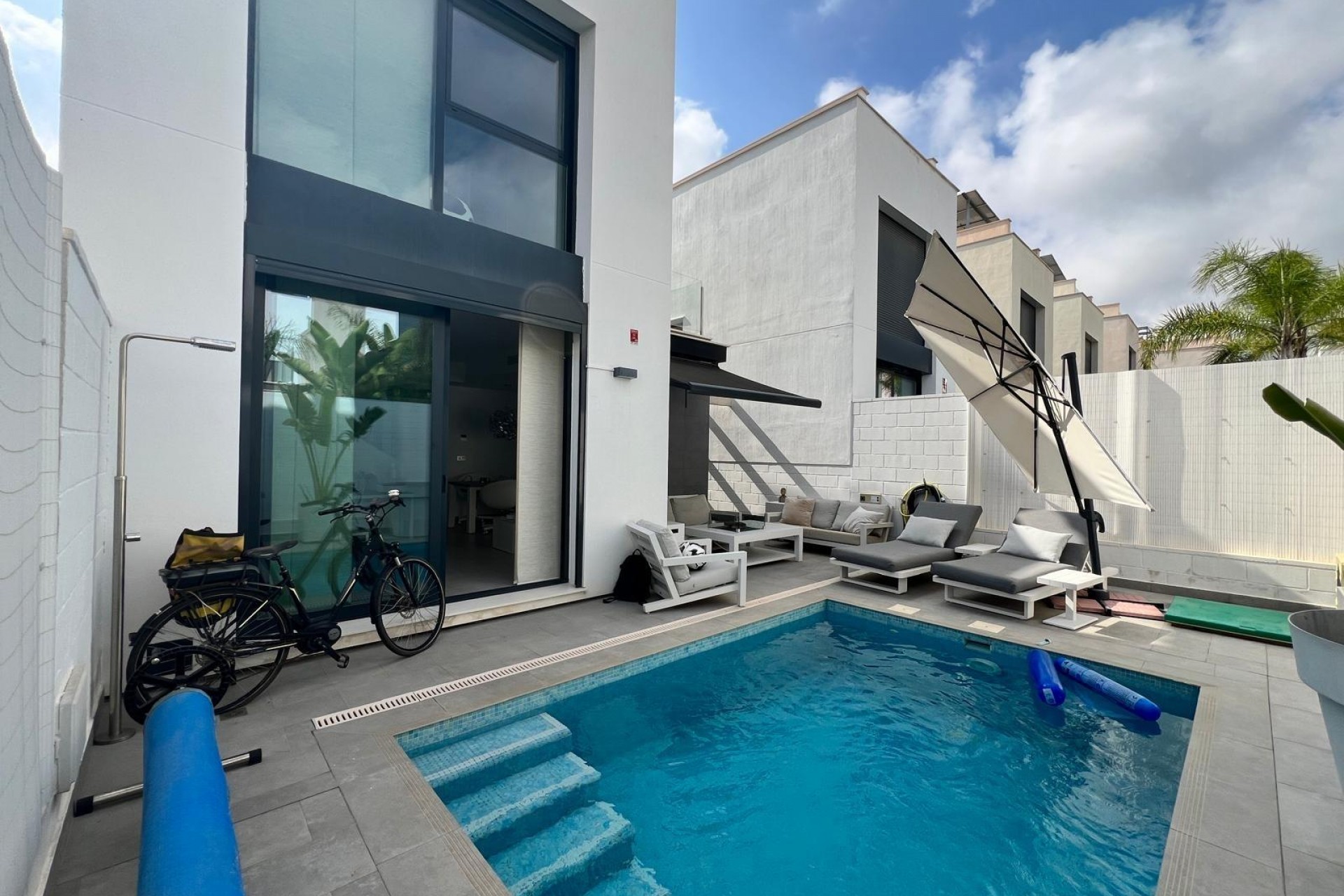 Återförsäljning - Villa -
Orihuela Costa - Villamartín-las Filipinas