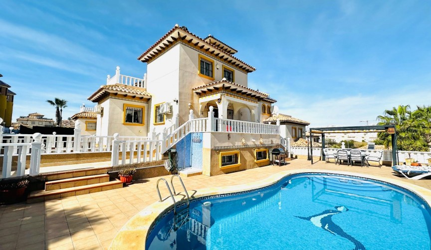 Återförsäljning - Villa -
Orihuela Costa - Villamartín