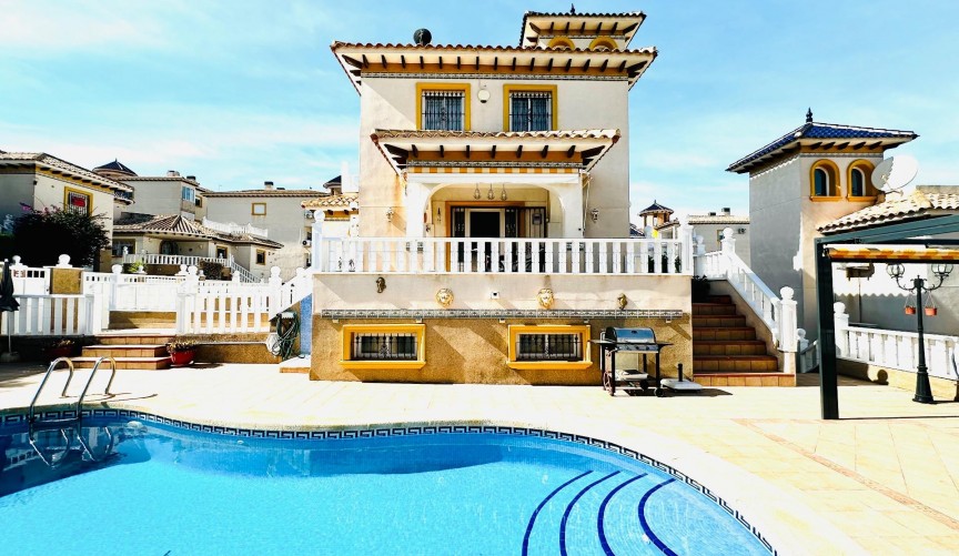 Återförsäljning - Villa -
Orihuela Costa - Villamartín