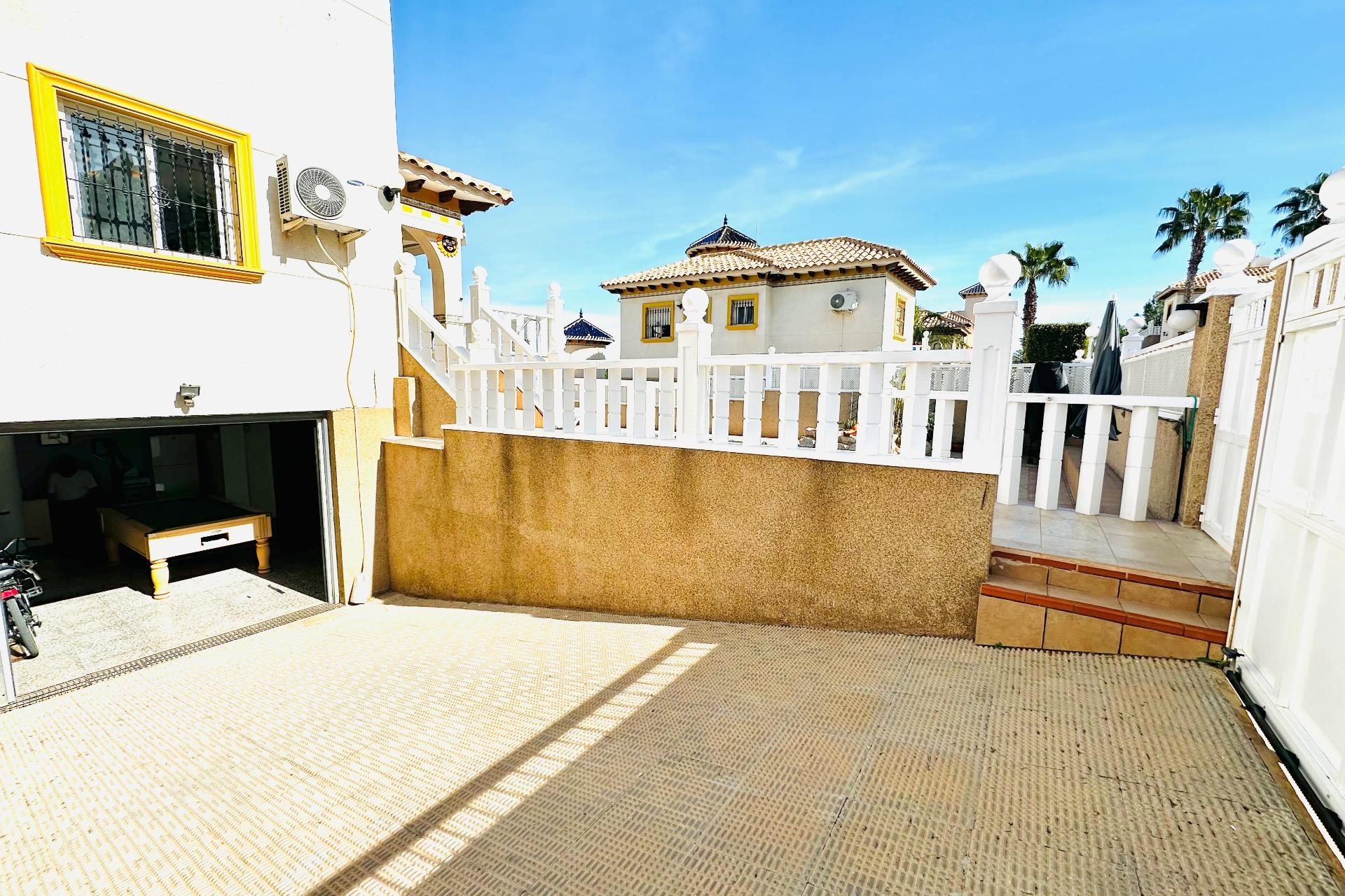 Återförsäljning - Villa -
Orihuela Costa - Villamartín