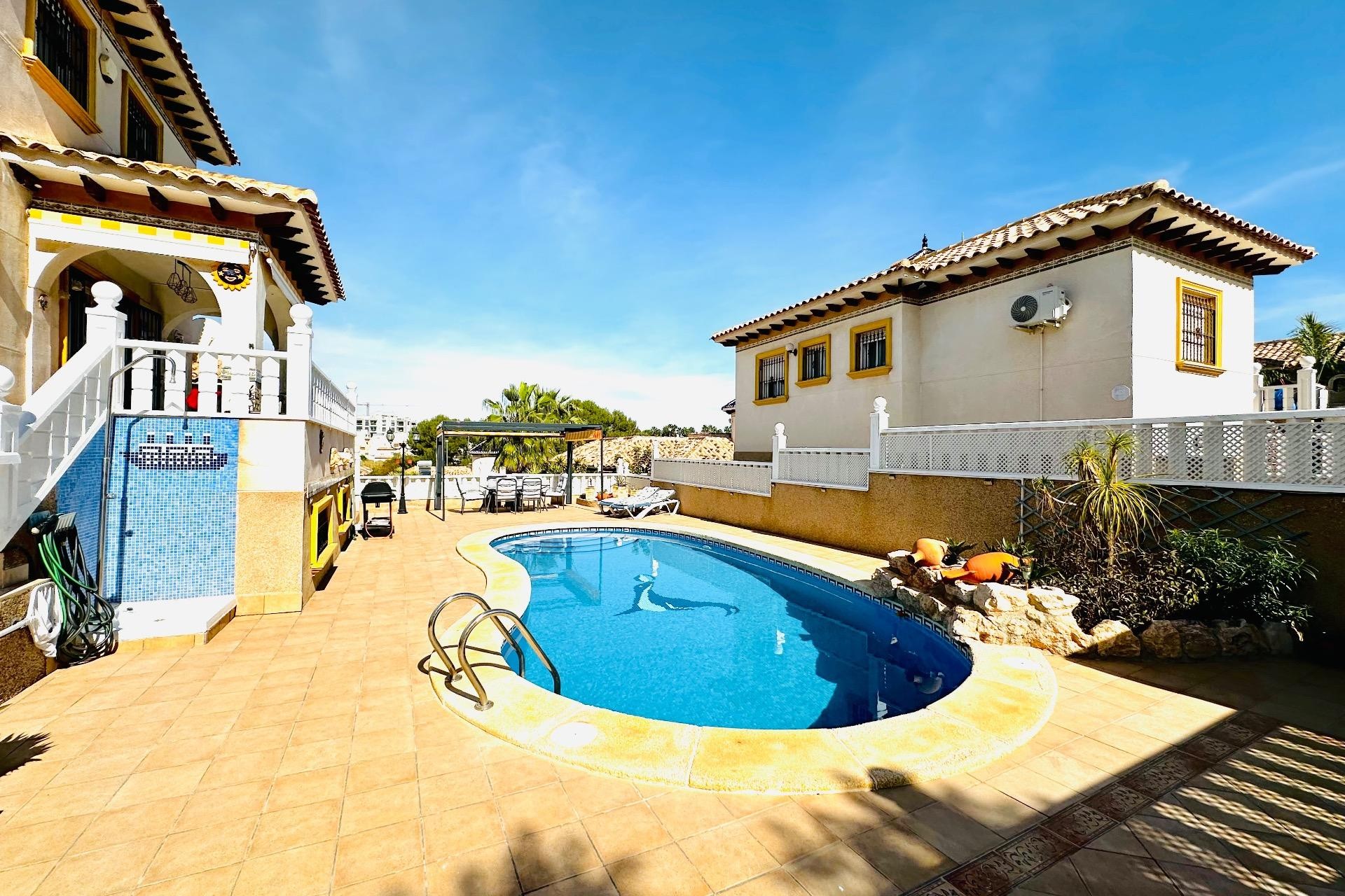 Återförsäljning - Villa -
Orihuela Costa - Villamartín