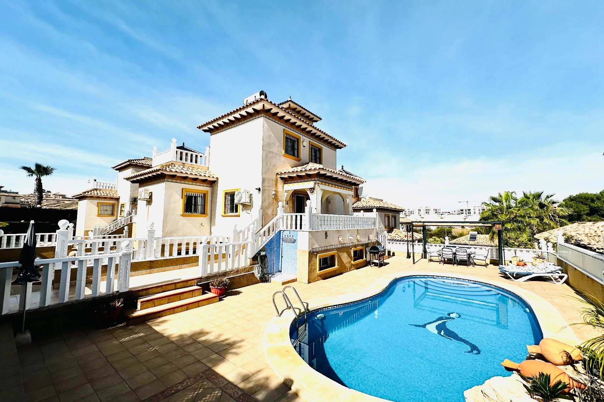 Återförsäljning - Villa -
Orihuela Costa - Villamartín