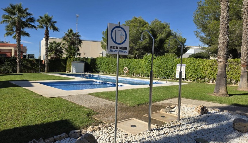 Återförsäljning - Villa -
Orihuela Costa - Villamartín