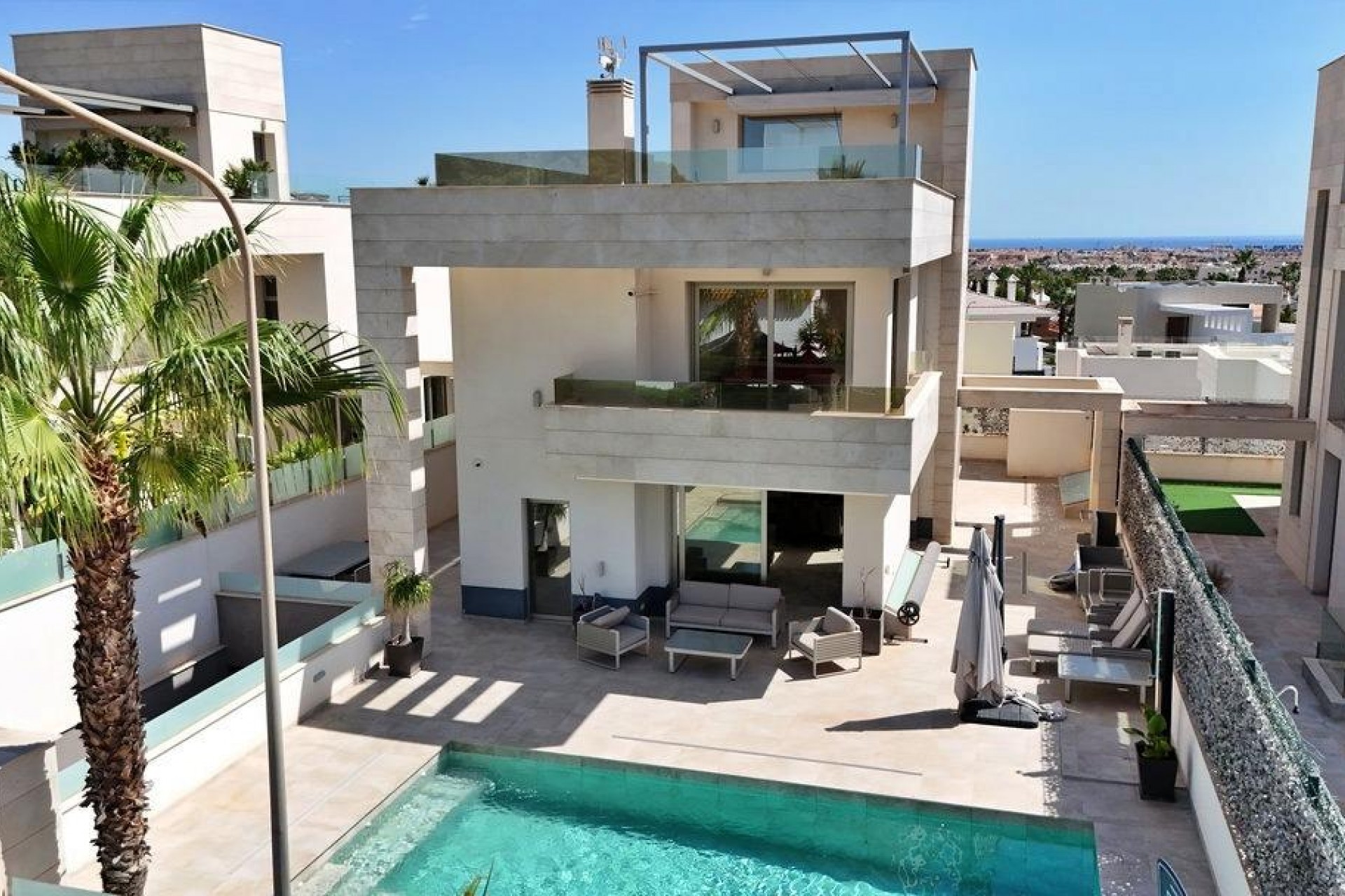 Återförsäljning - Villa -
Orihuela Costa - Villamartín