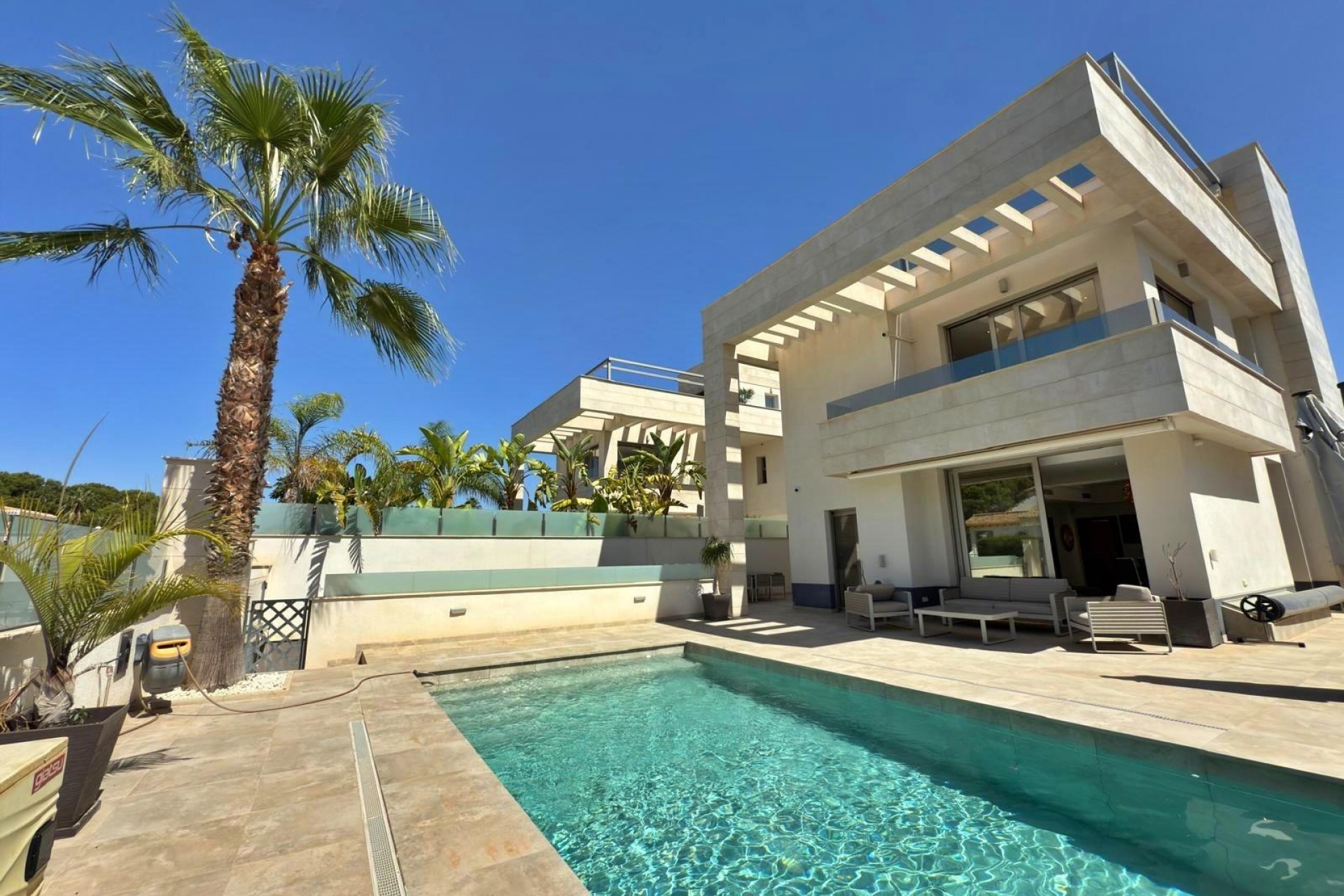 Återförsäljning - Villa -
Orihuela Costa - Villamartín