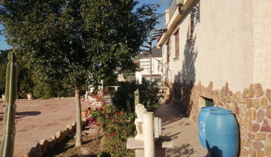 Återförsäljning - Villa -
Orihuela - Inland