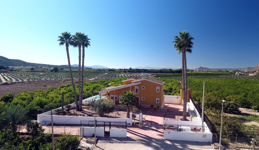 Återförsäljning - Villa -
Orihuela - Inland