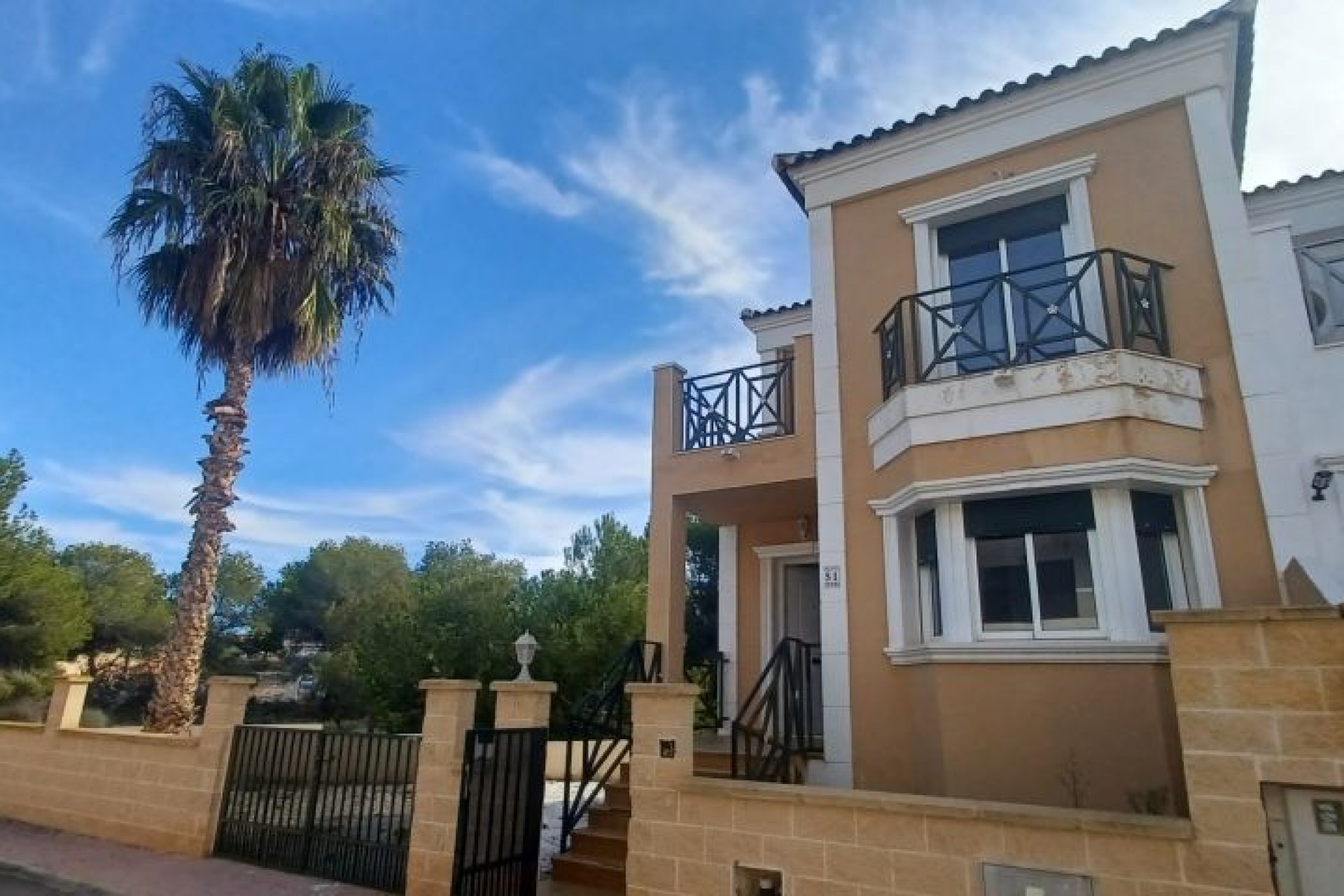 Återförsäljning - Villa -
Orihuela - Inland