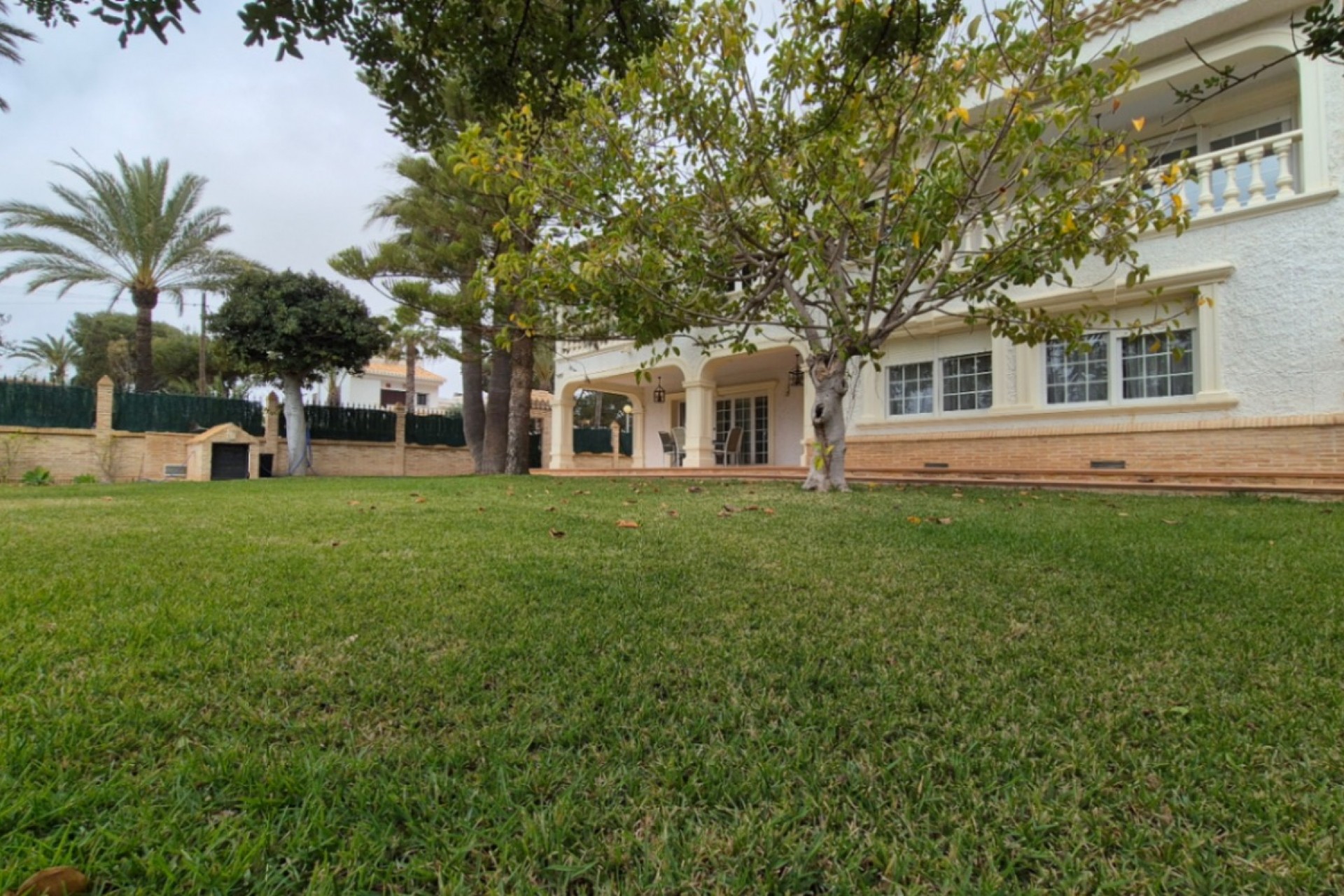 Återförsäljning - Villa -
Orihuela - Inland