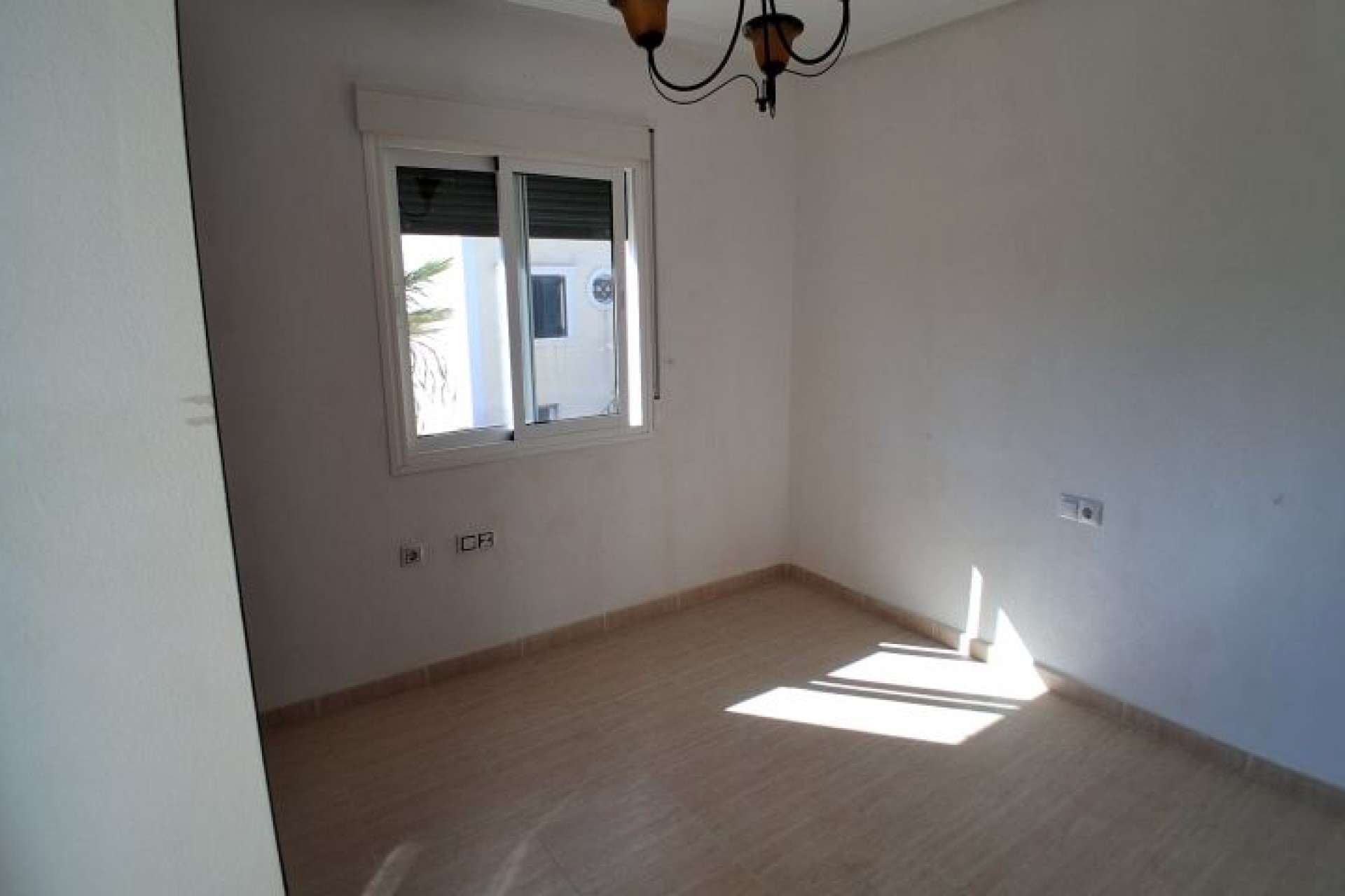 Återförsäljning - Villa -
Orihuela - Inland