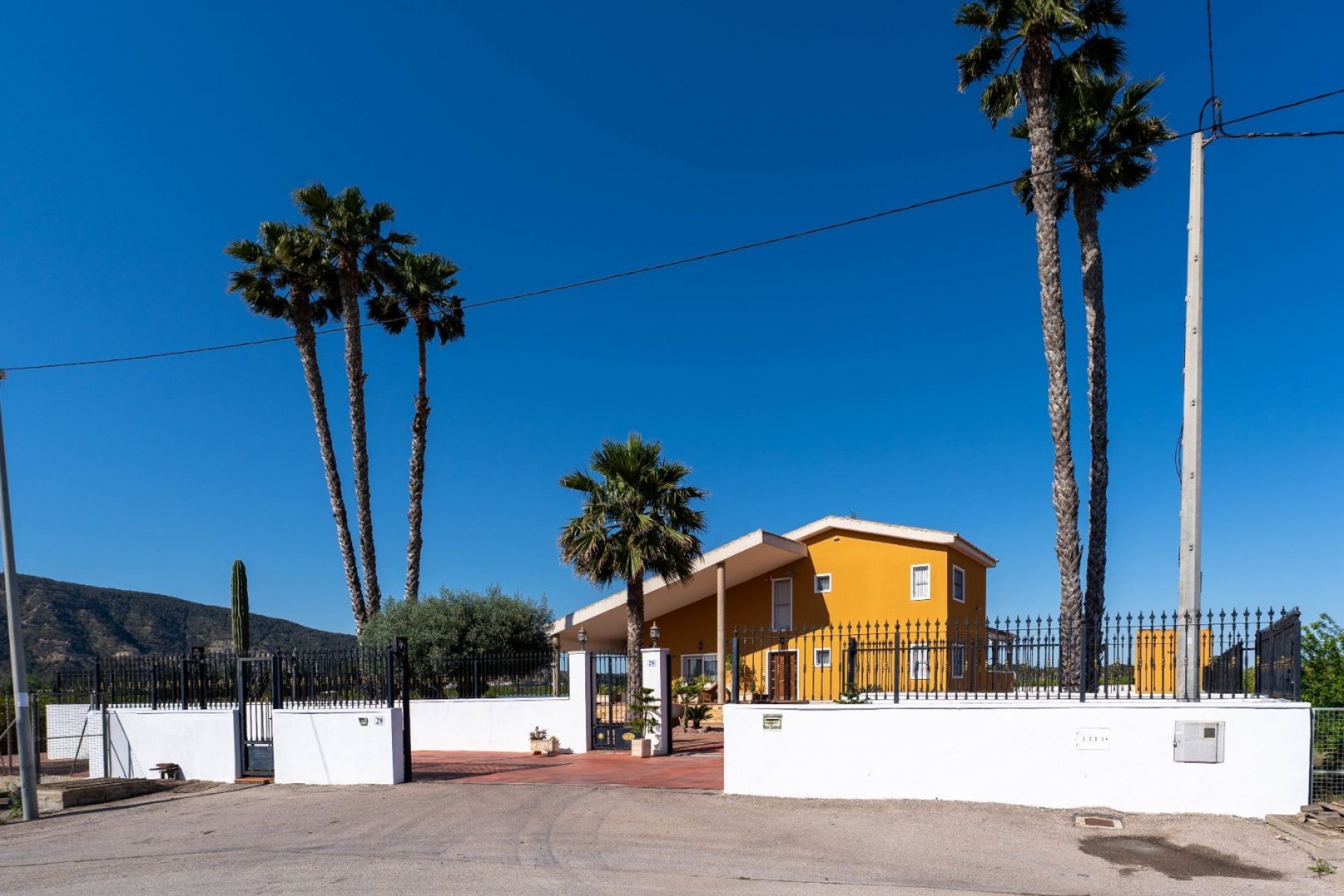 Återförsäljning - Villa -
Orihuela - Inland