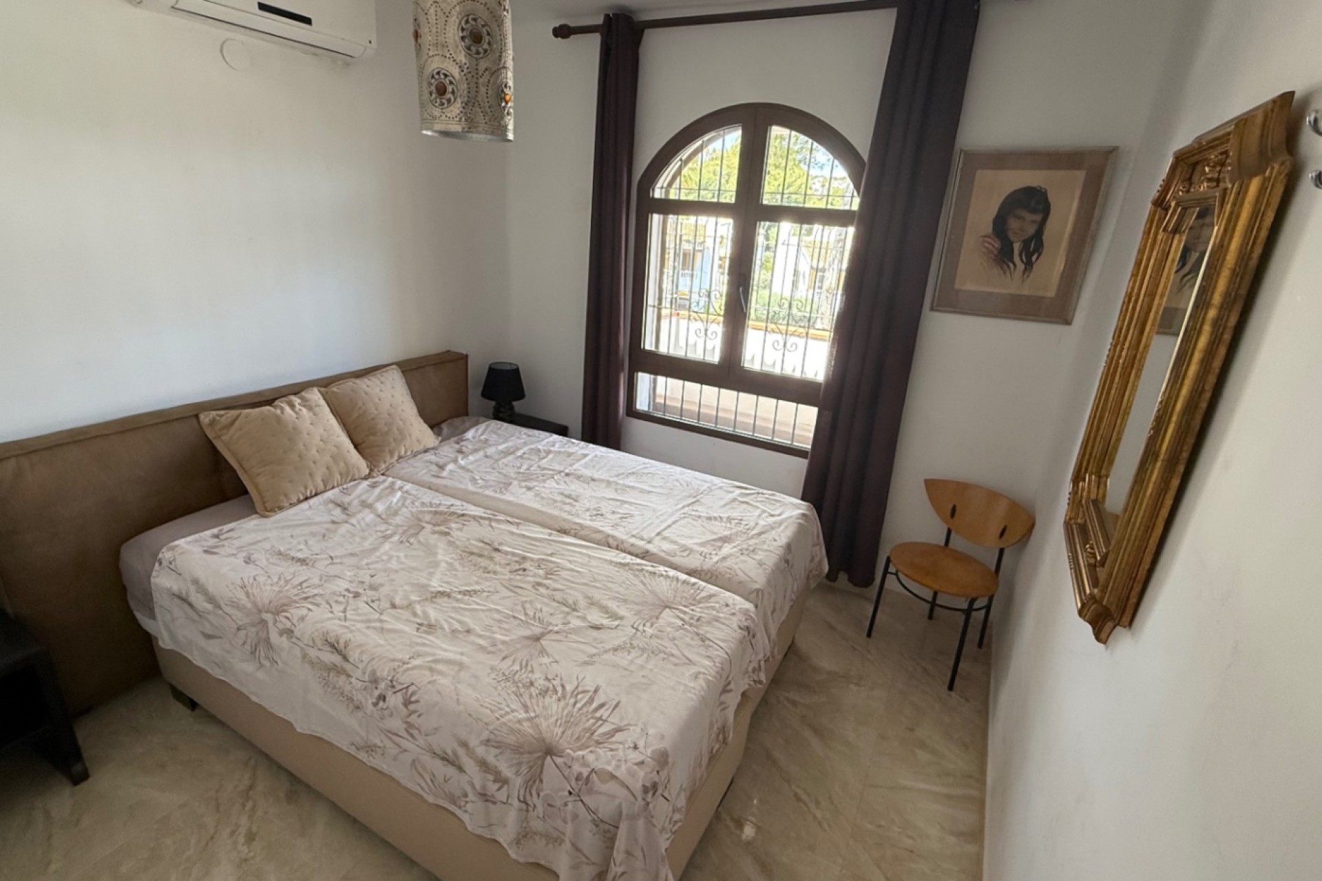 Återförsäljning - Villa -
Orihuela - Inland