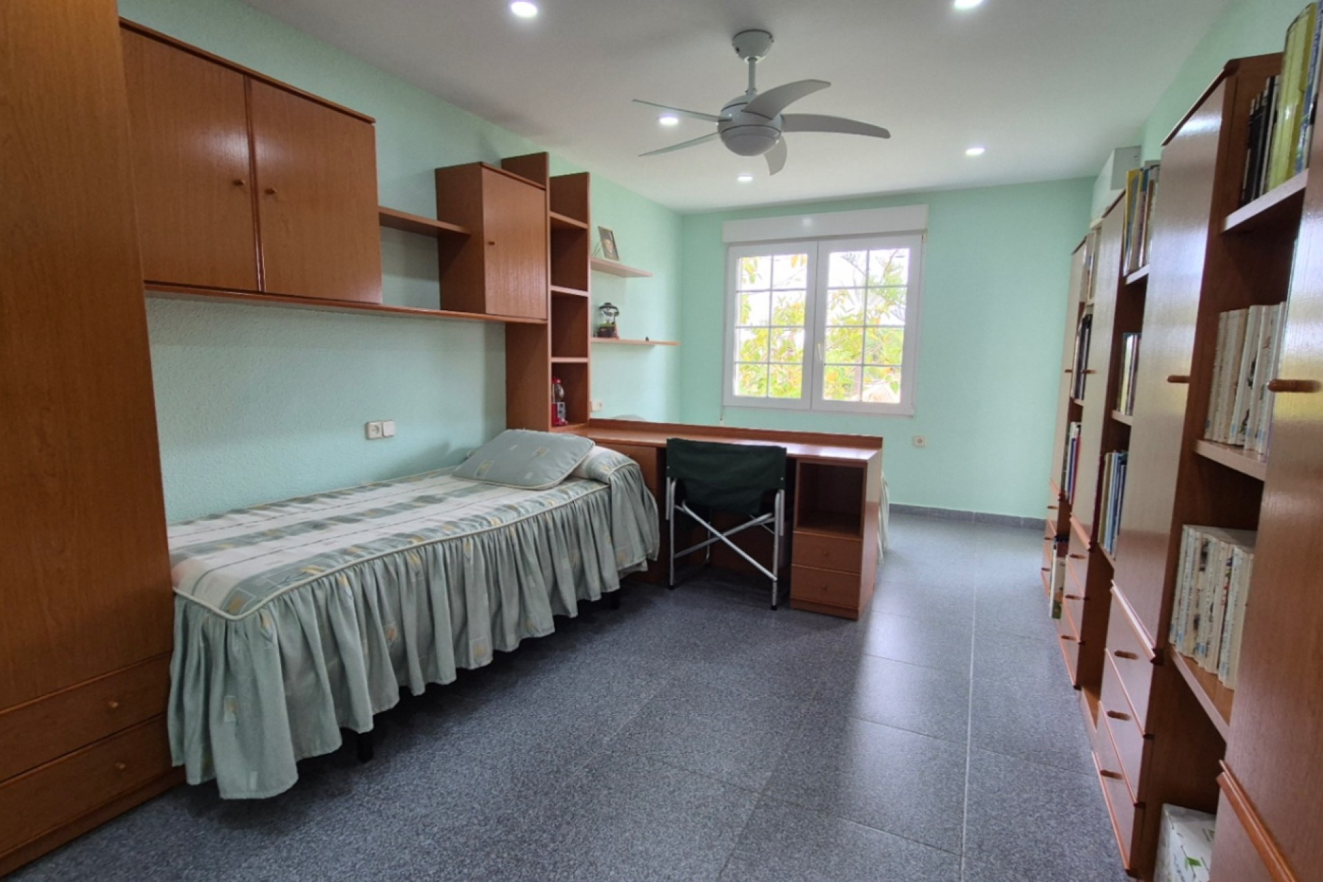 Återförsäljning - Villa -
Orihuela - Inland