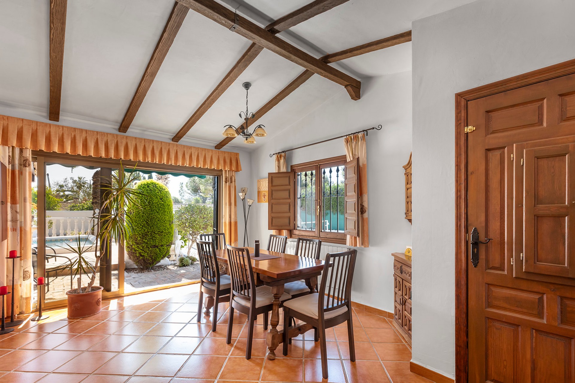 Återförsäljning - Villa -
Orihuela - Inland