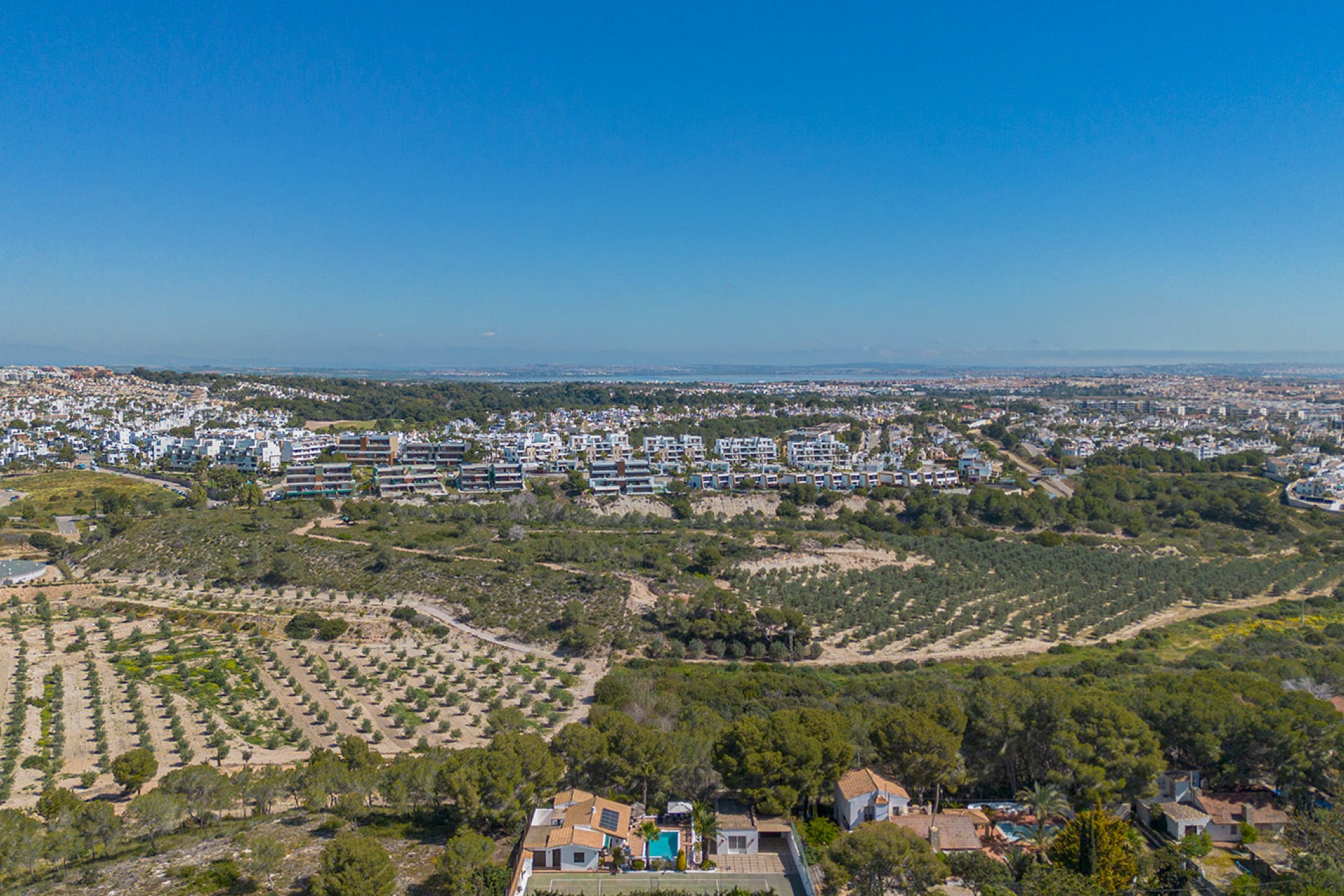 Återförsäljning - Villa -
Orihuela - Inland