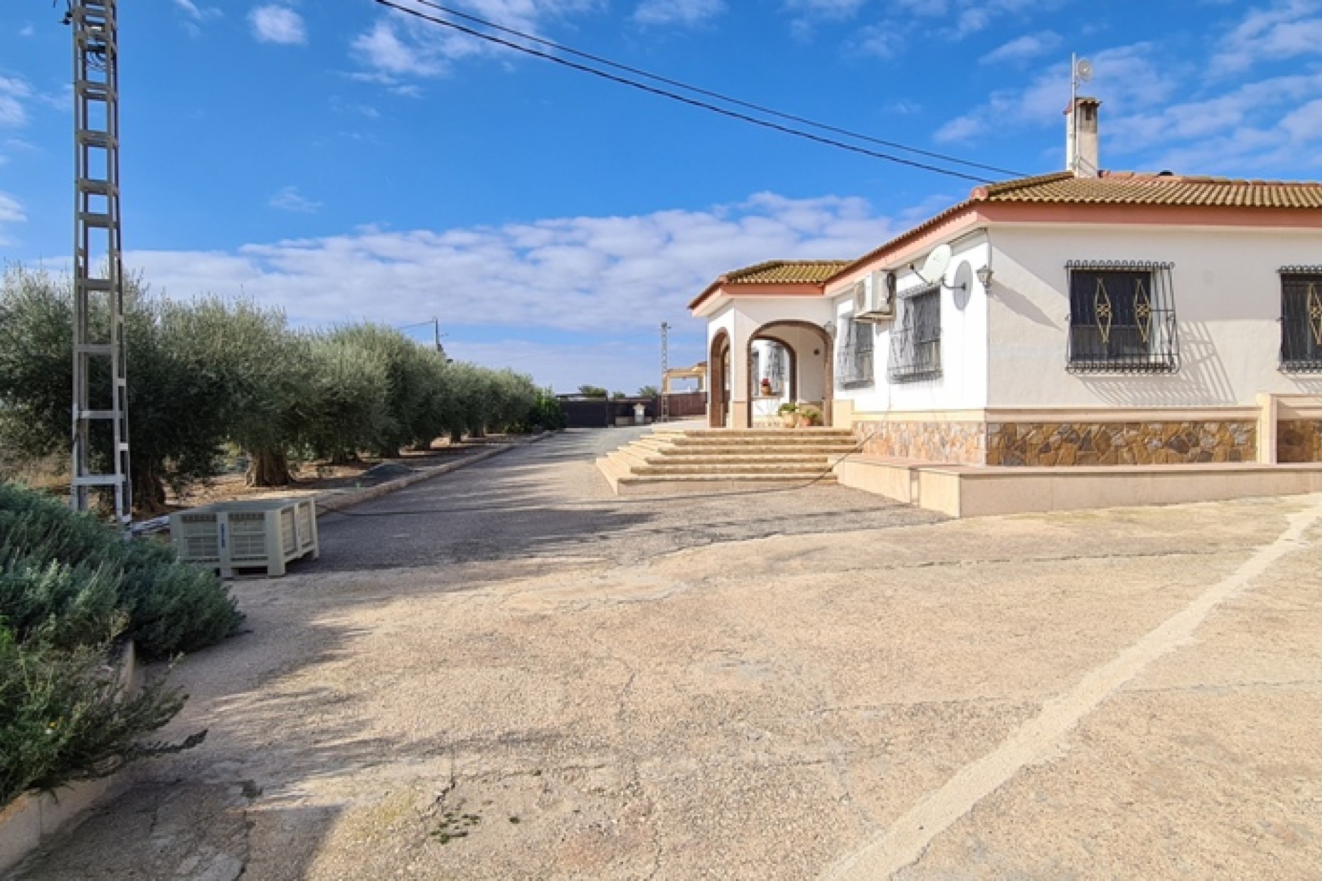 Återförsäljning - Villa -
Orihuela - Inland