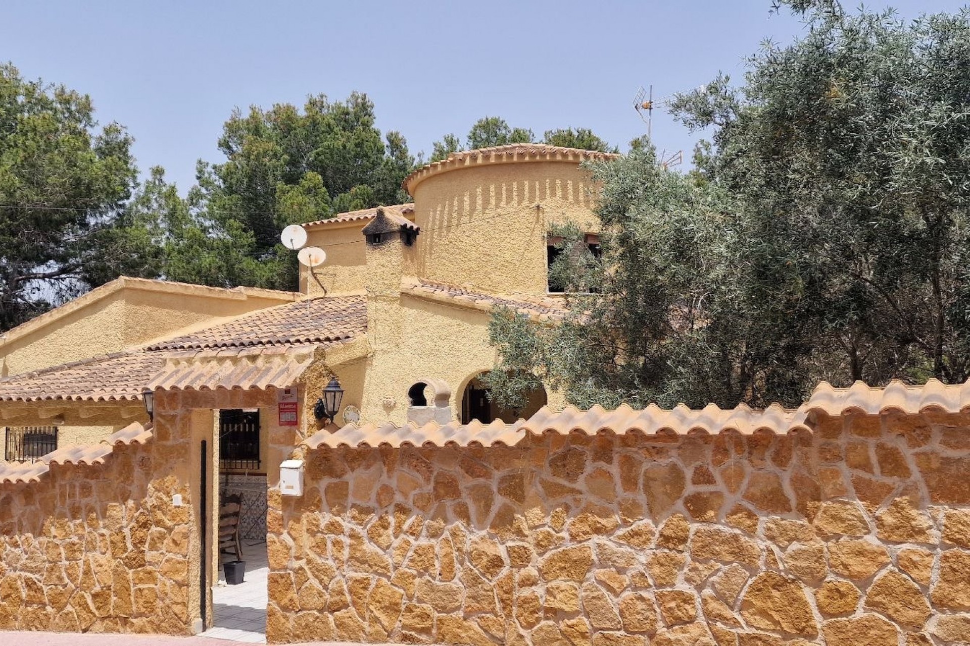 Återförsäljning - Villa -
Orihuela - Inland