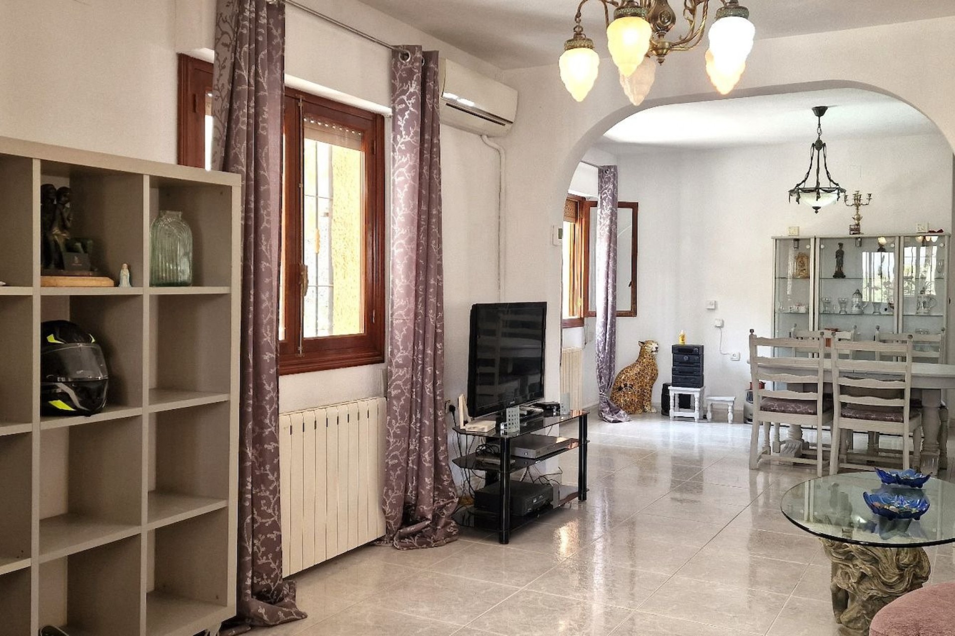 Återförsäljning - Villa -
Orihuela - Inland