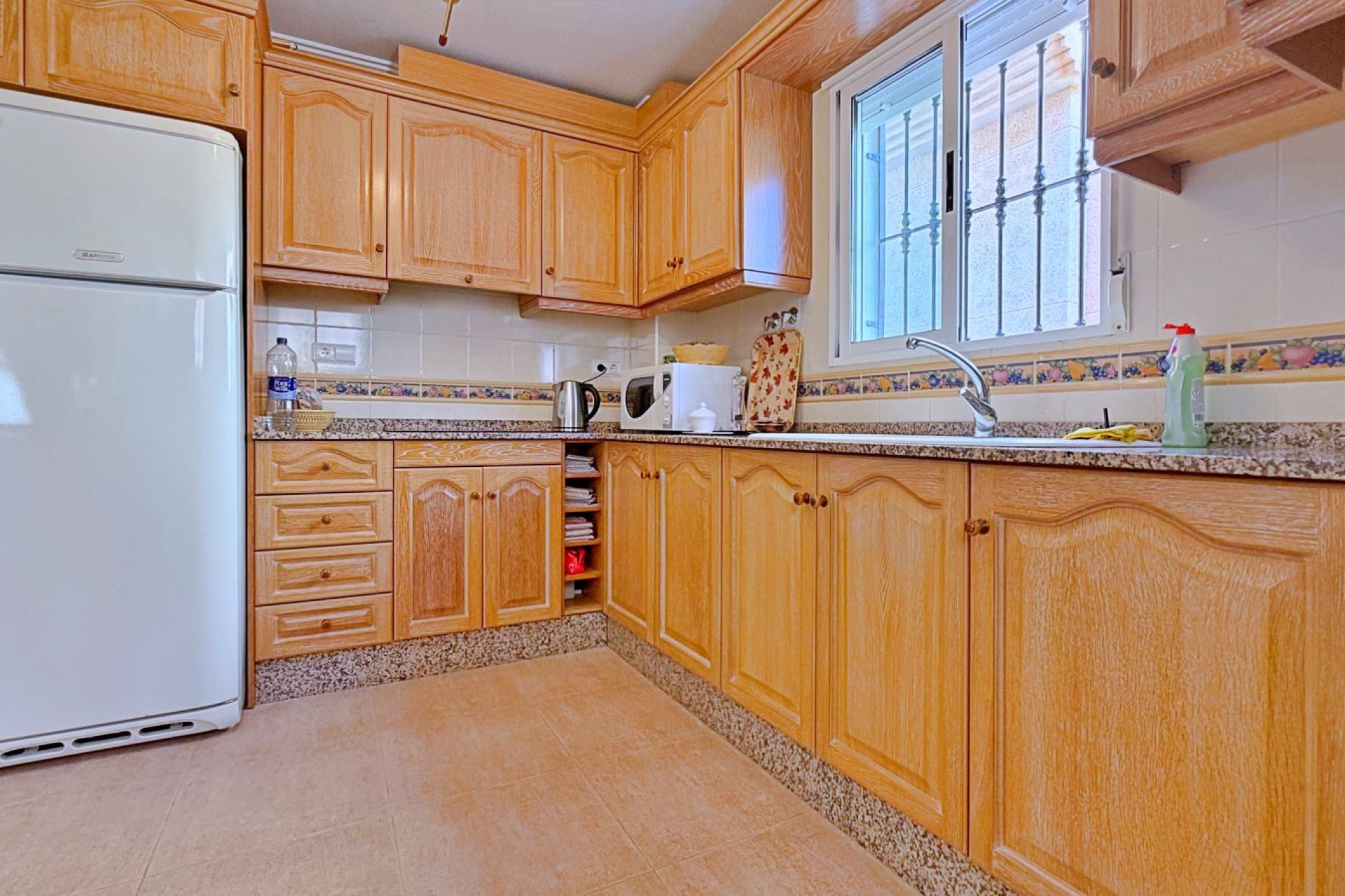 Återförsäljning - Villa -
Orihuela - Inland