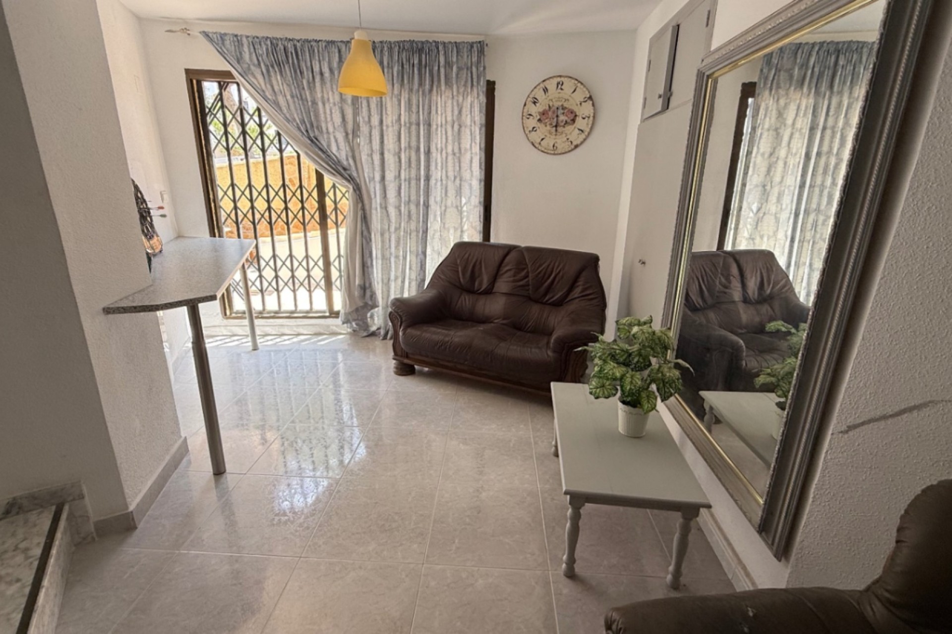 Återförsäljning - Villa -
Orihuela - Inland