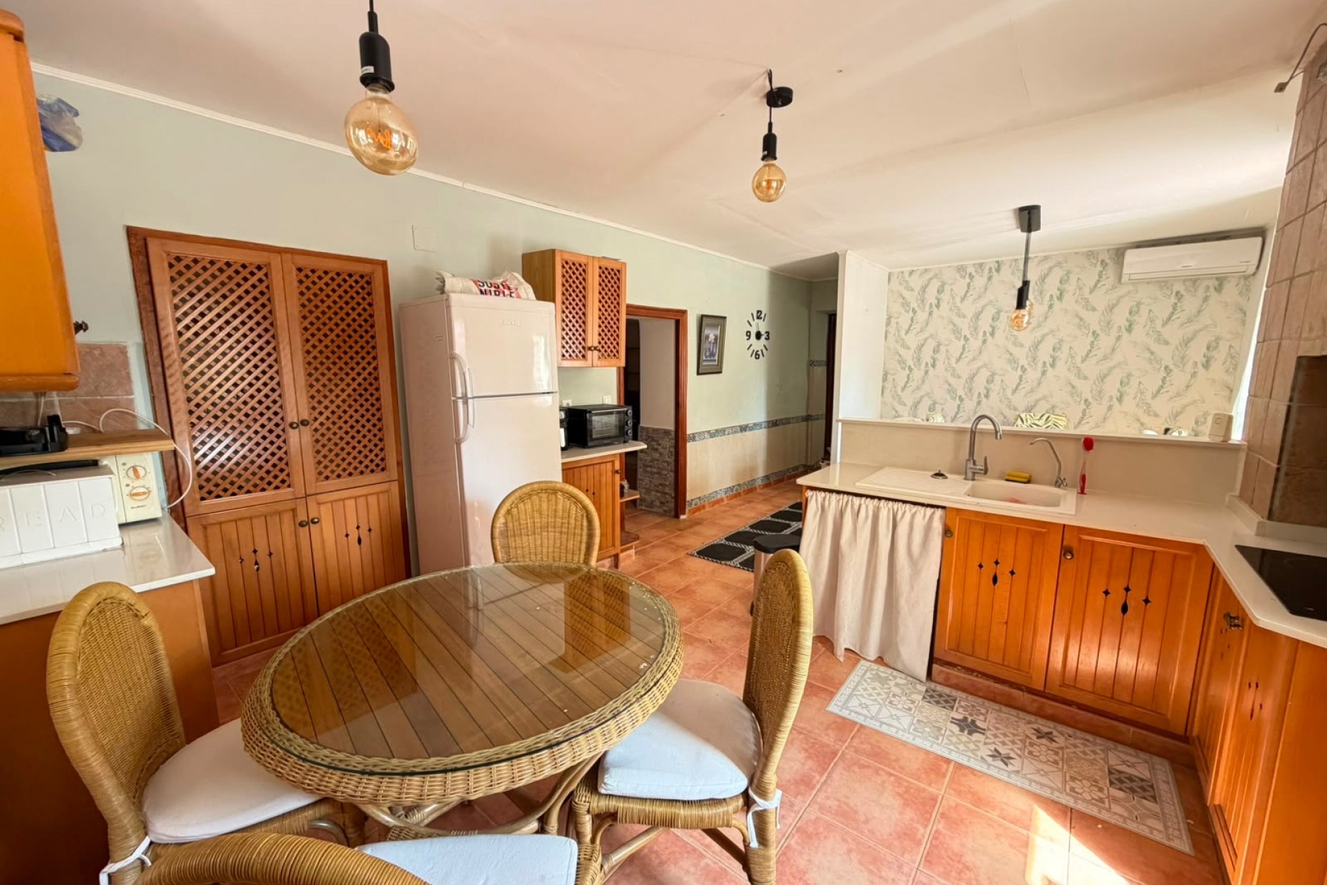 Återförsäljning - Villa -
Orihuela - Inland