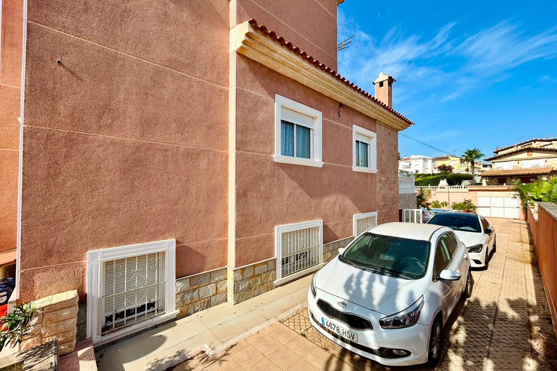 Återförsäljning - Villa -
Orihuela - Inland