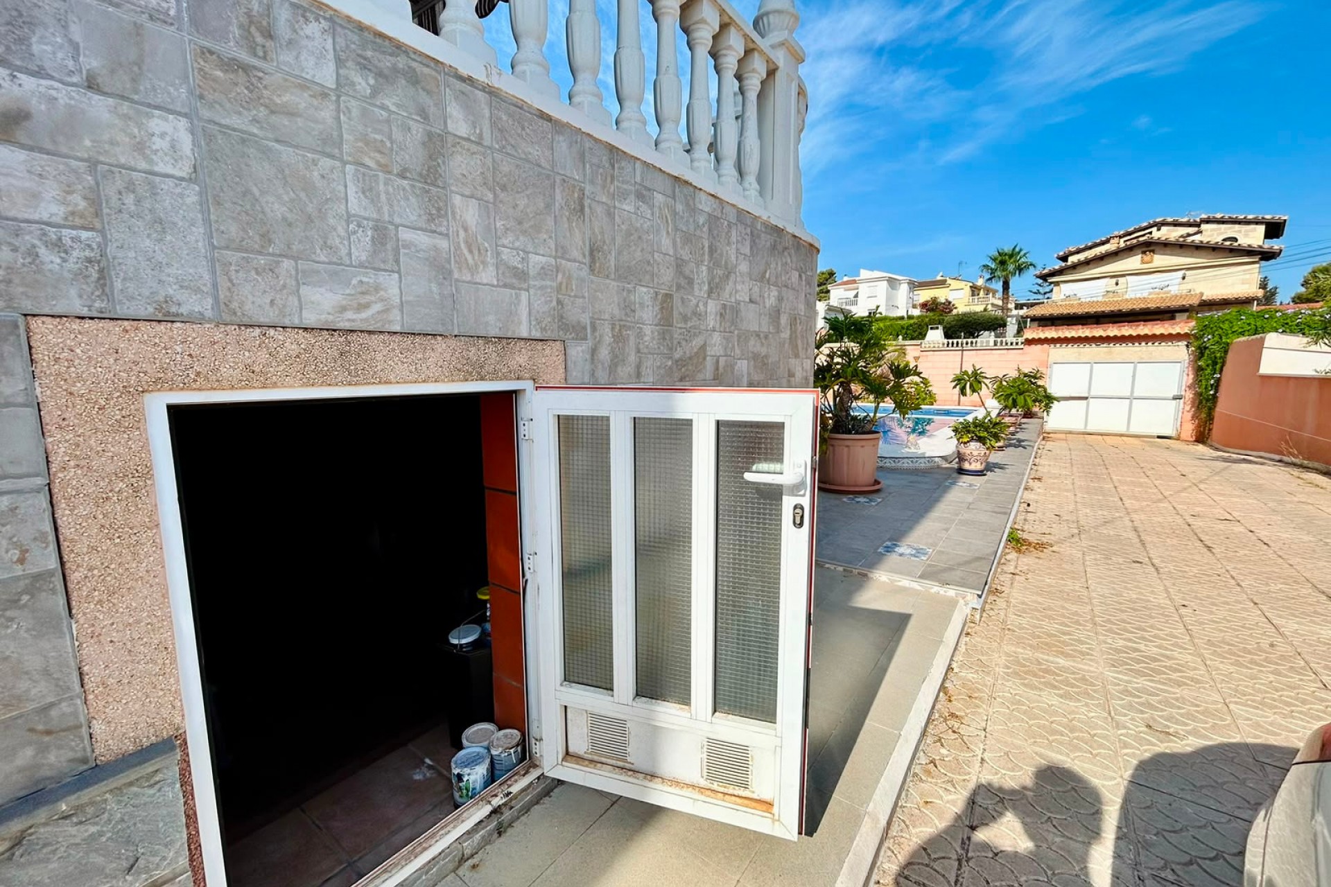 Återförsäljning - Villa -
Orihuela - Inland