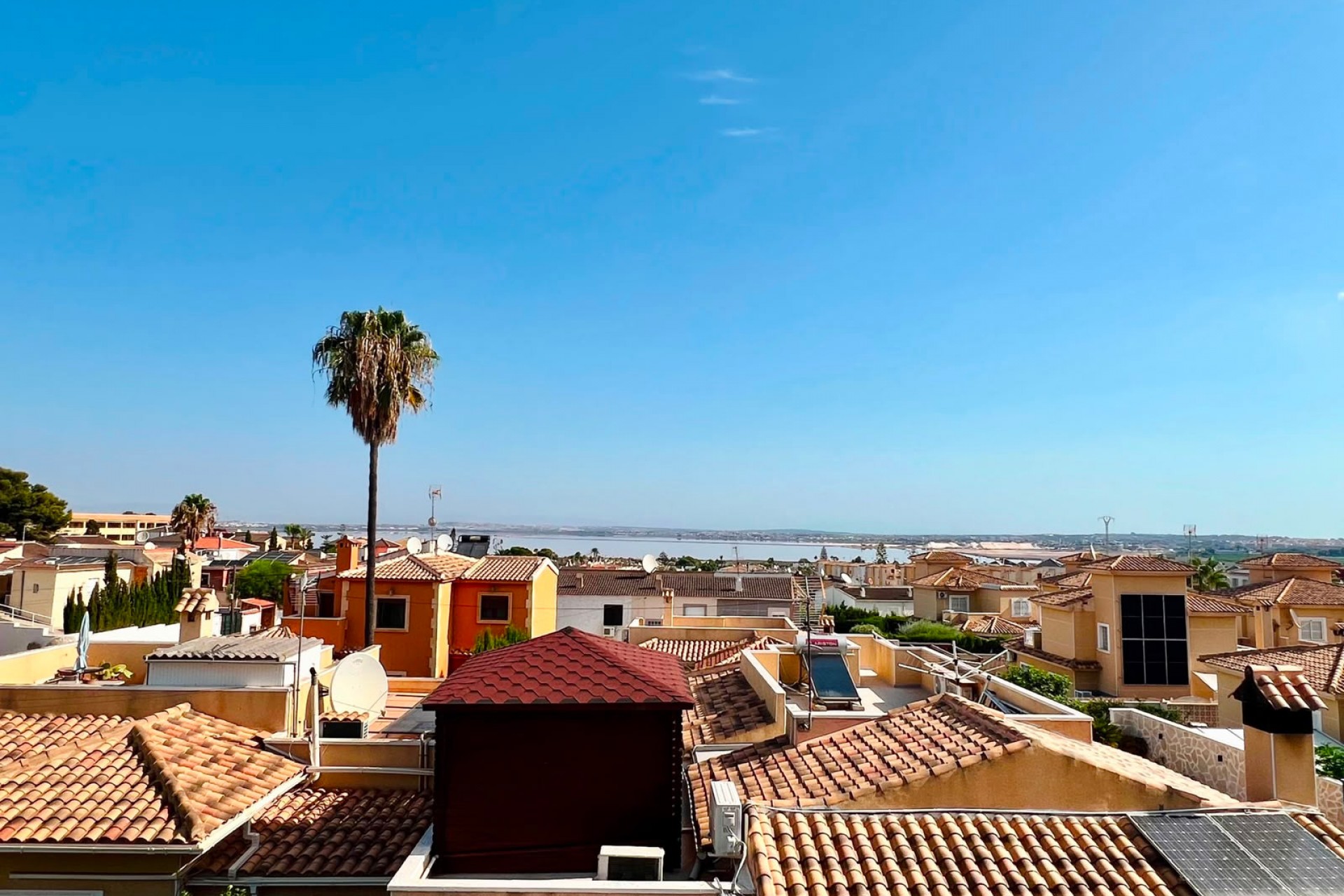Återförsäljning - Villa -
Orihuela - Inland