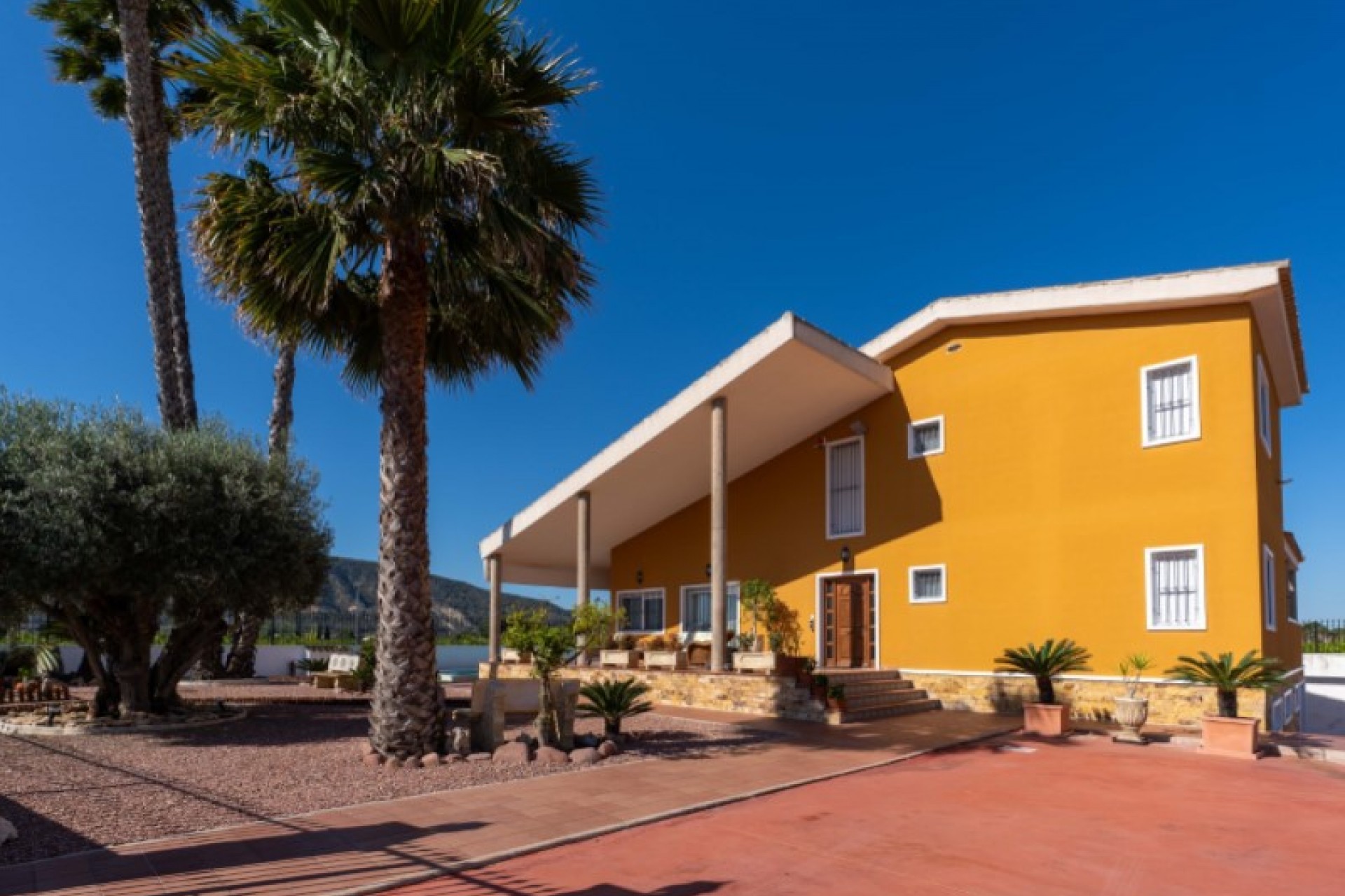 Återförsäljning - Villa -
Orihuela - Inland
