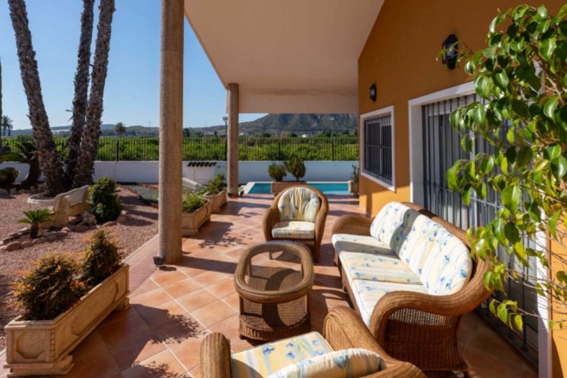 Återförsäljning - Villa -
Orihuela - Inland