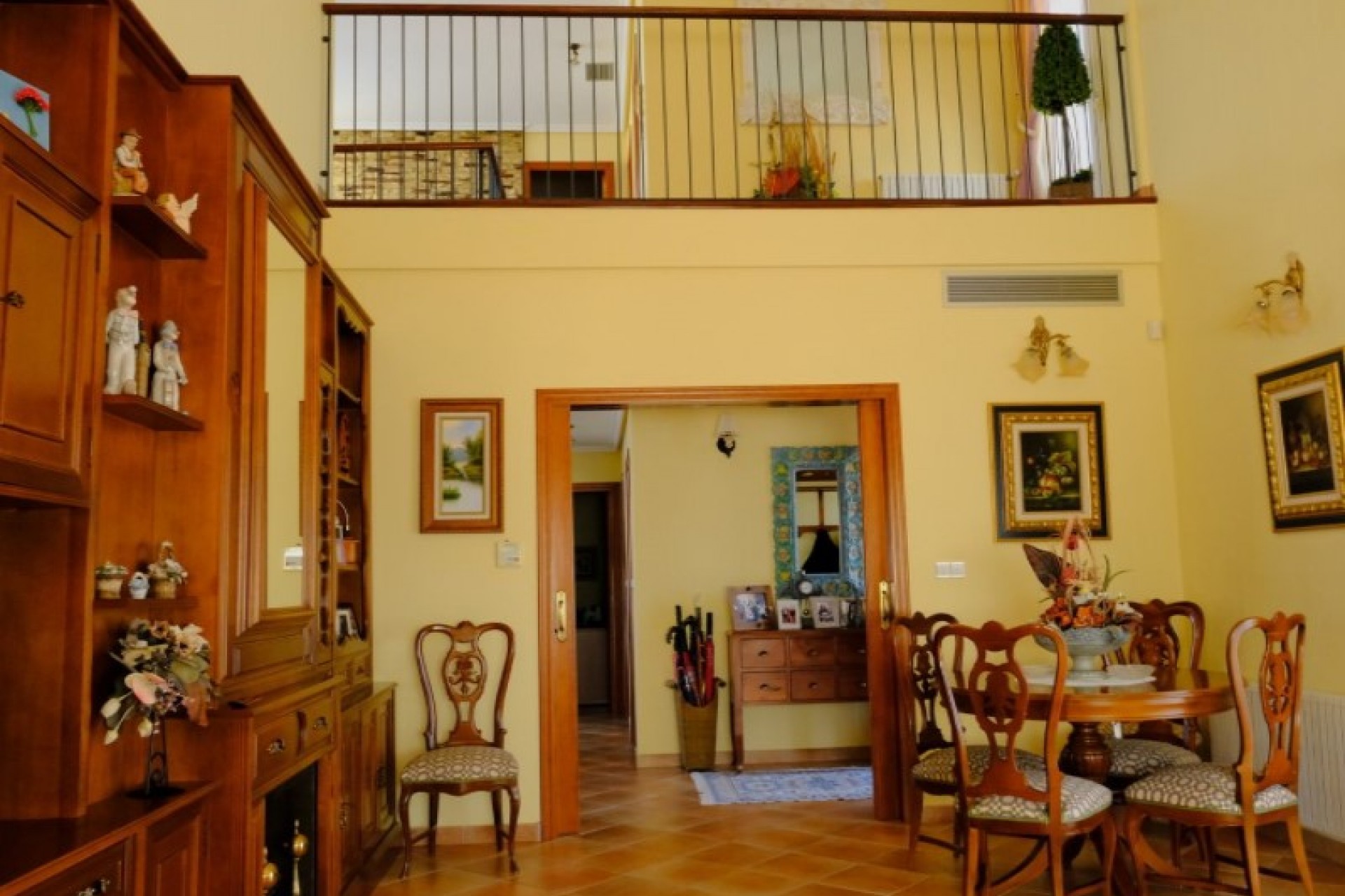 Återförsäljning - Villa -
Orihuela - Inland
