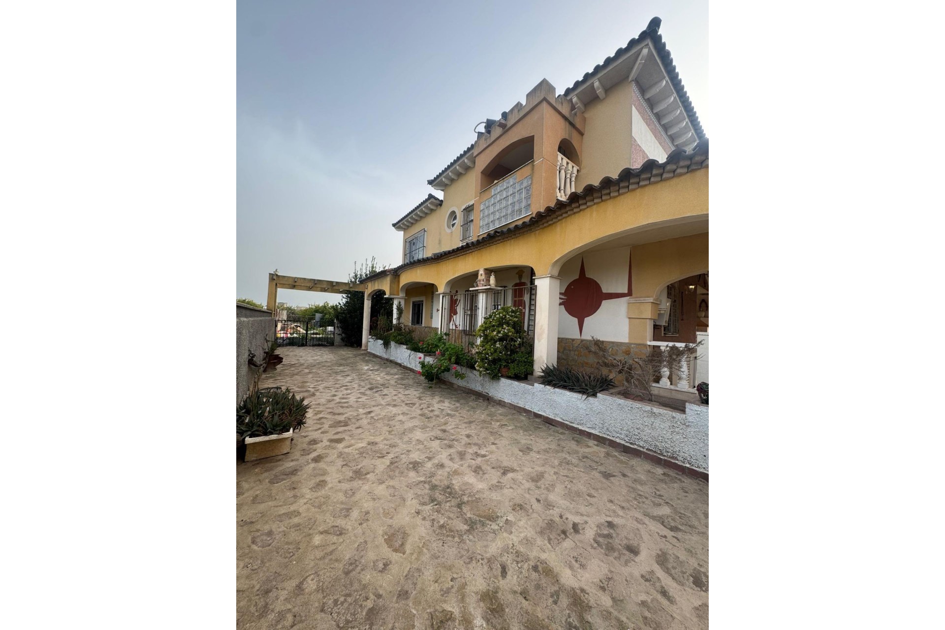 Återförsäljning - Villa -
Orihuela - La Campaneta