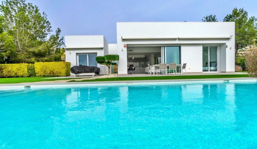 Återförsäljning - Villa -
Orihuela - Las Colinas Golf