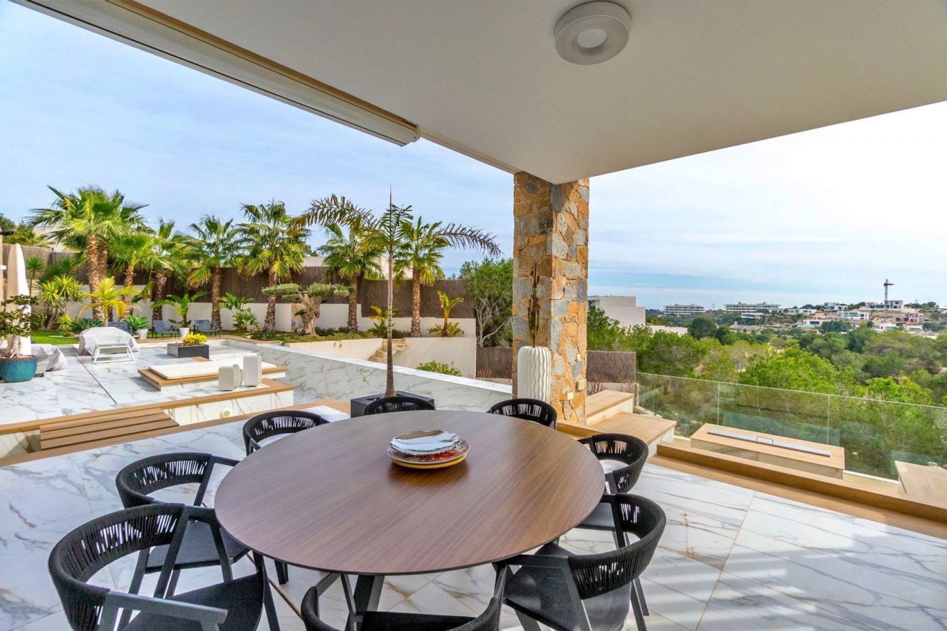 Återförsäljning - Villa -
Orihuela - Las Colinas Golf