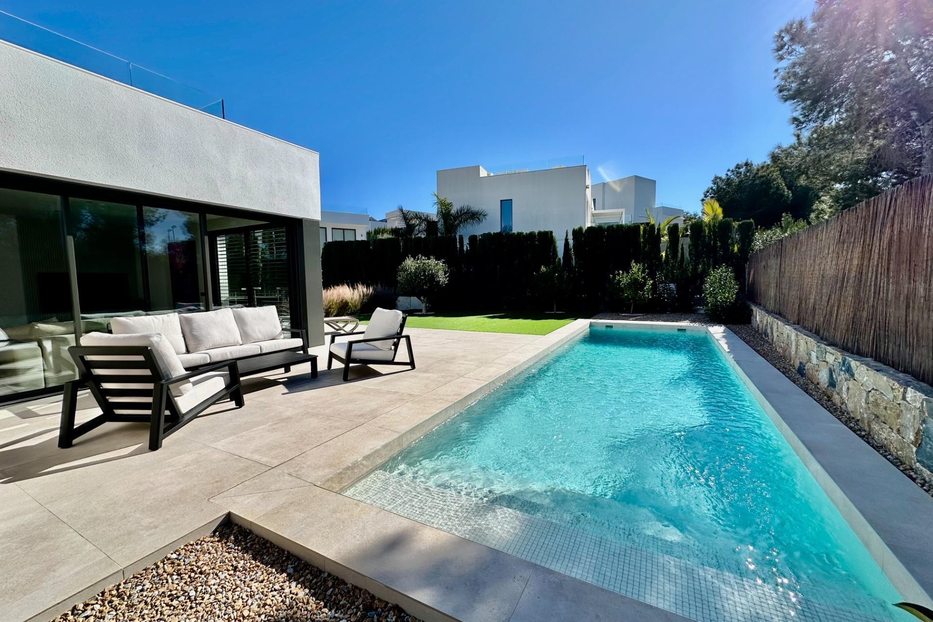 Återförsäljning - Villa -
Orihuela - Las Colinas Golf