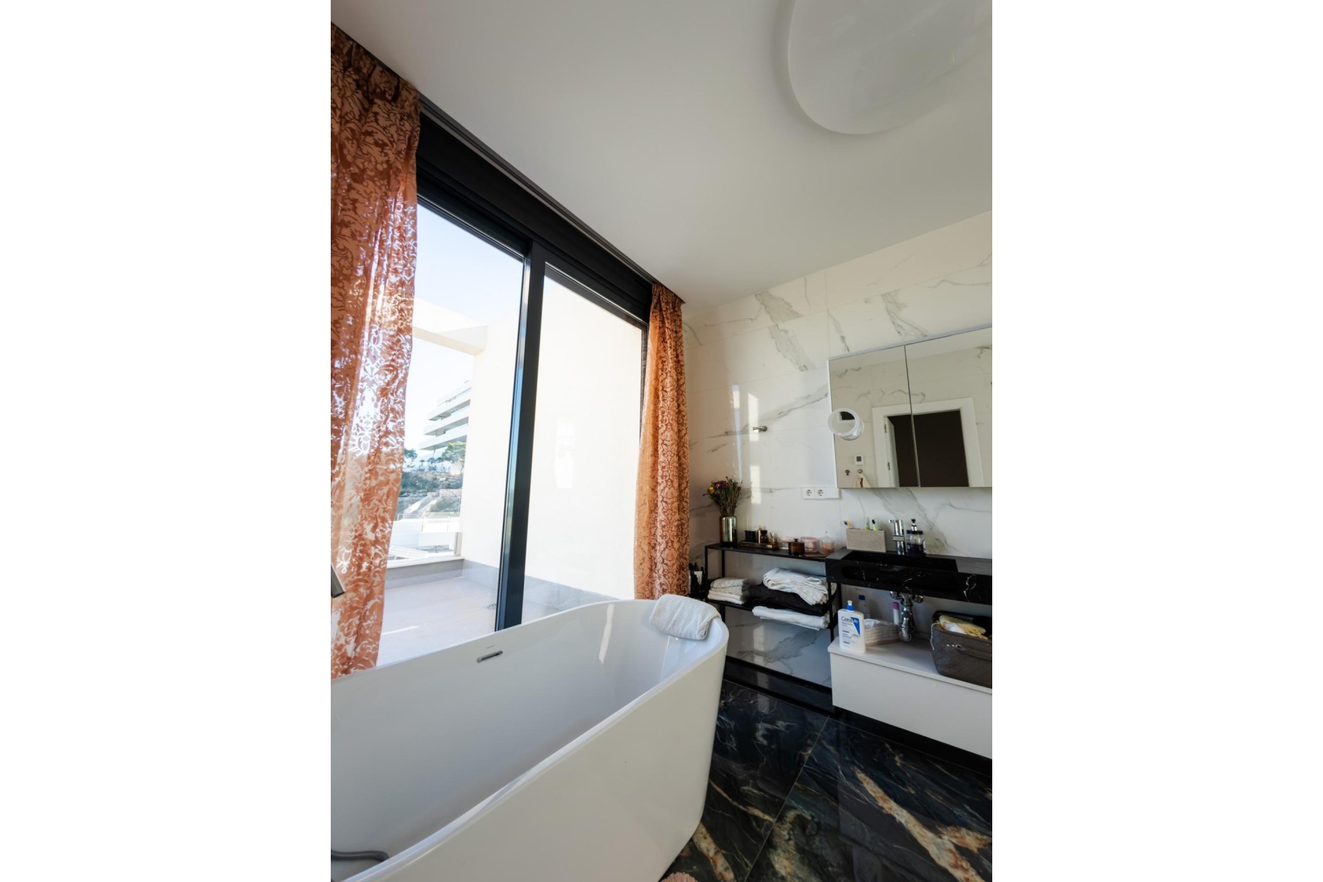 Återförsäljning - Villa -
Orihuela - Las Colinas Golf