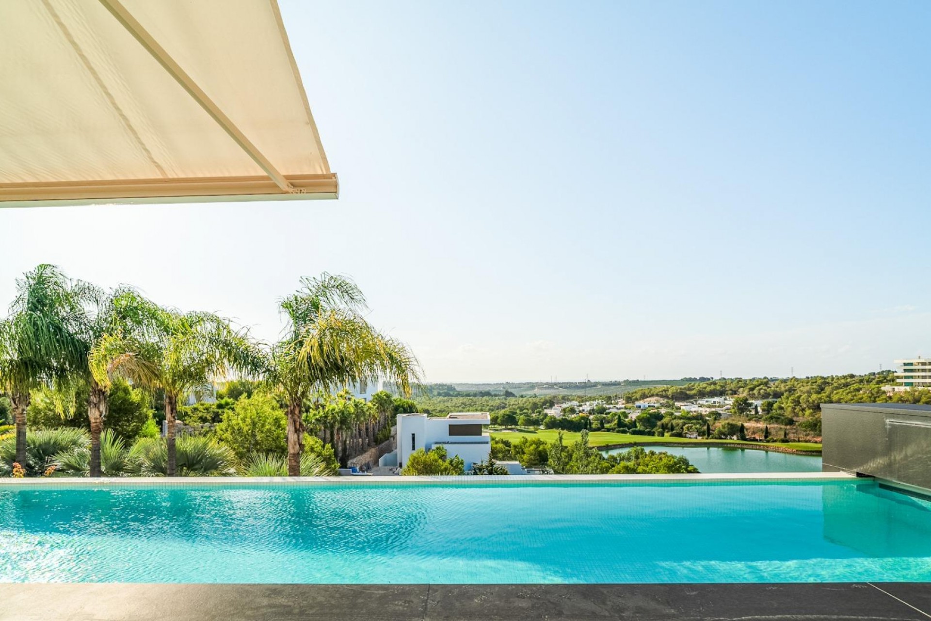 Återförsäljning - Villa -
Orihuela - Las Colinas Golf