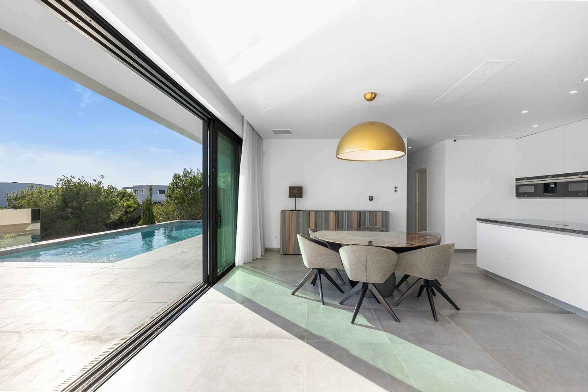 Återförsäljning - Villa -
Orihuela - Las Colinas Golf